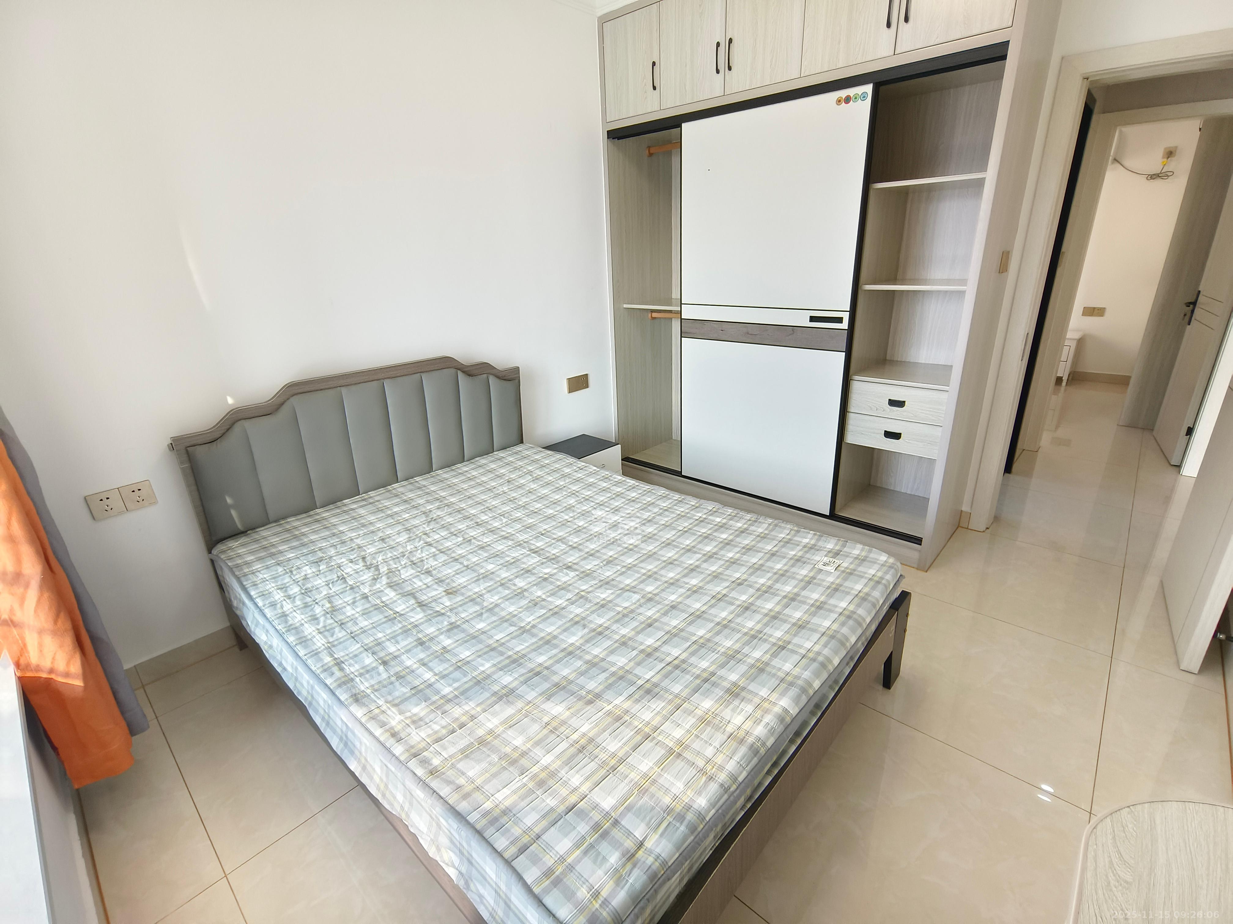 和润园三期  2室2厅1卫    2400.0元/月室内图