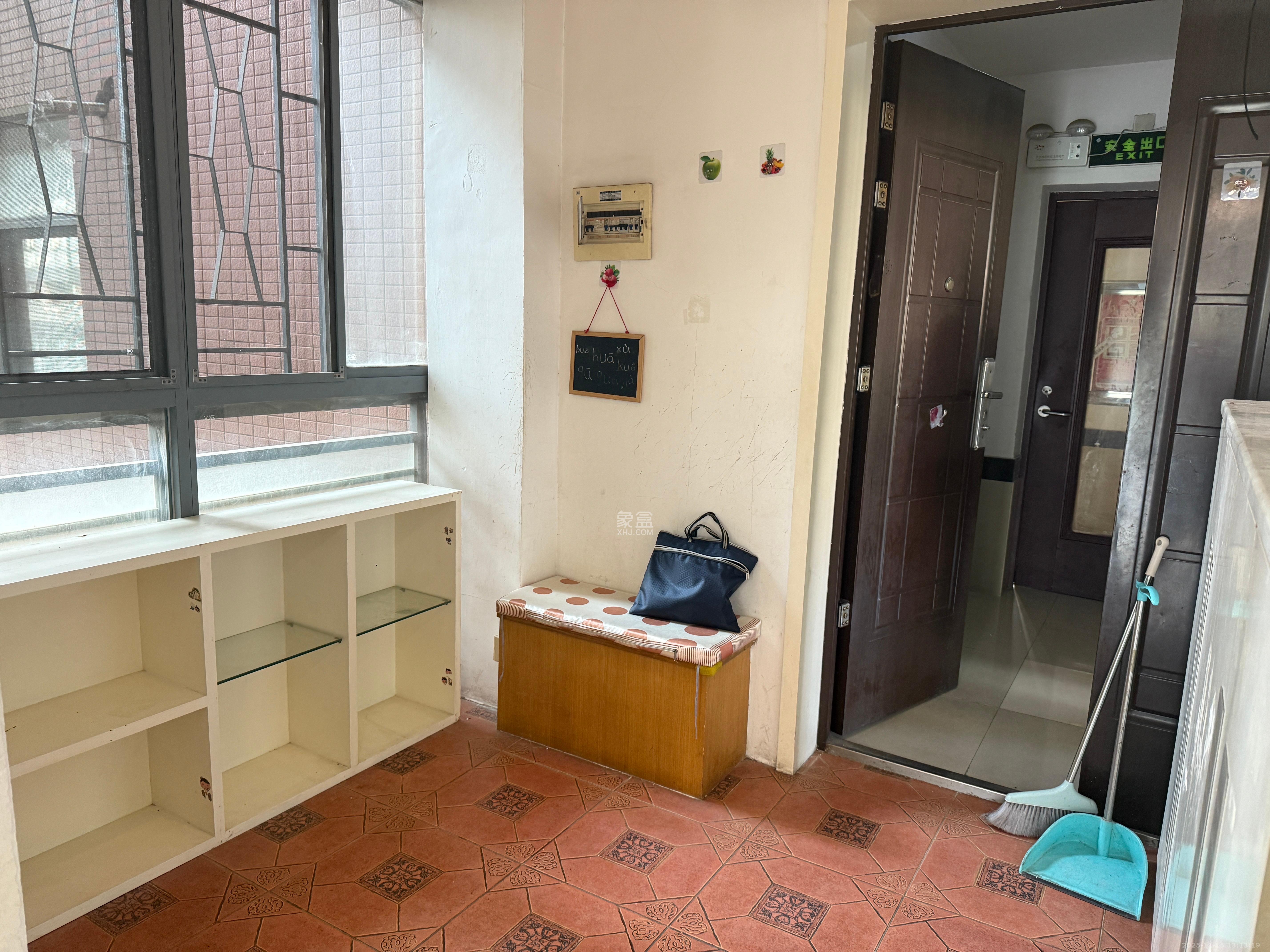 滨江君悦香邸 3室2厅2卫 3200.0元/月 滨江君悦香邸 3室2厅2卫 3200.0元/月室内图