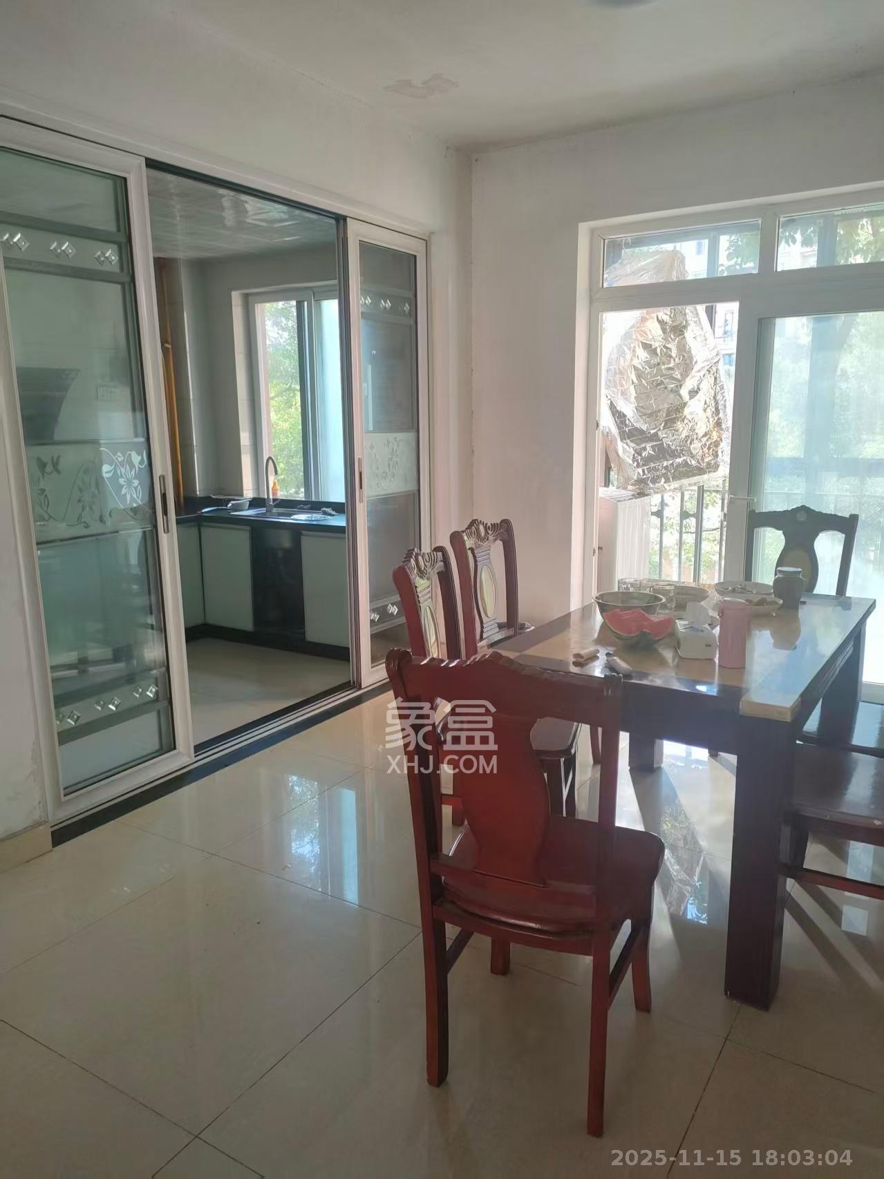 长房西郡  3室2厅1卫    2400.0元/月室内图