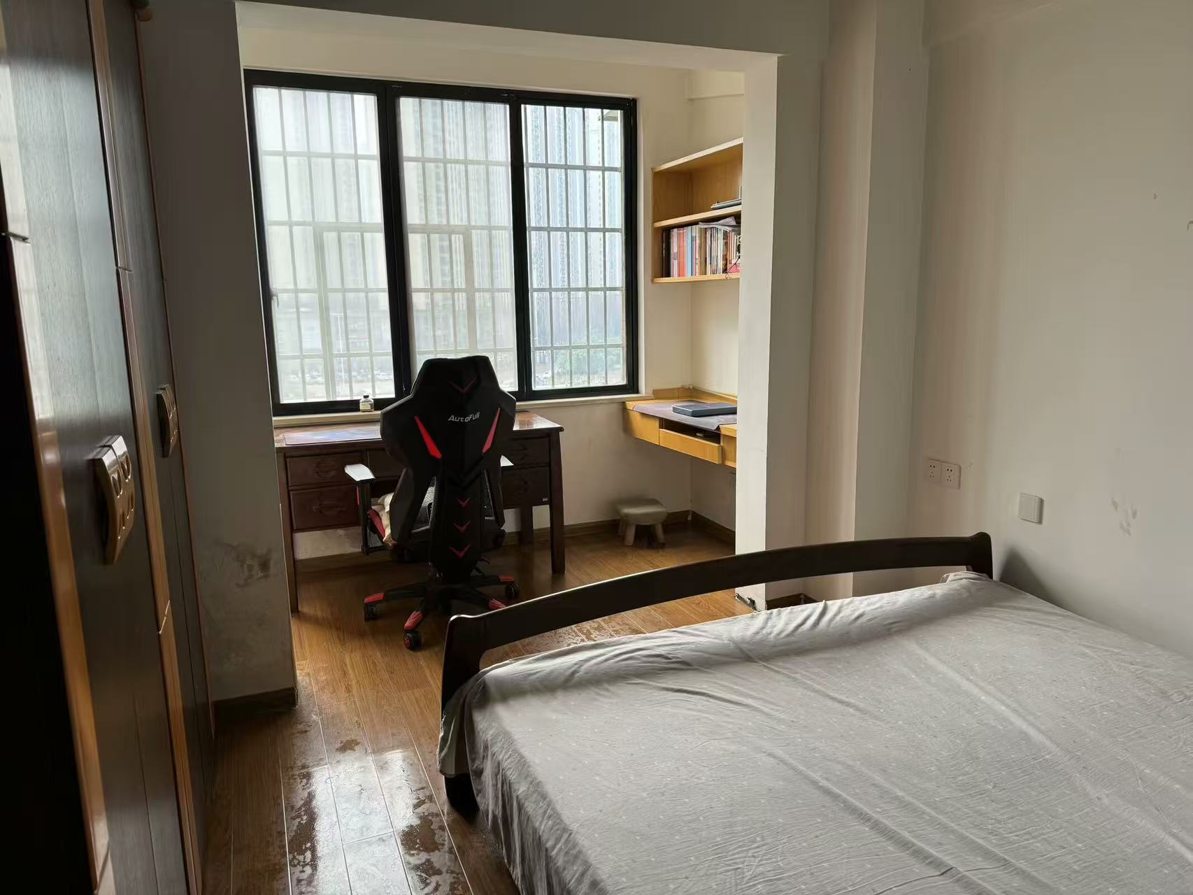 上城世家 2室1厅1卫 1400.0元/月 上城世家 2室1厅1卫 1400.0元/月室内图