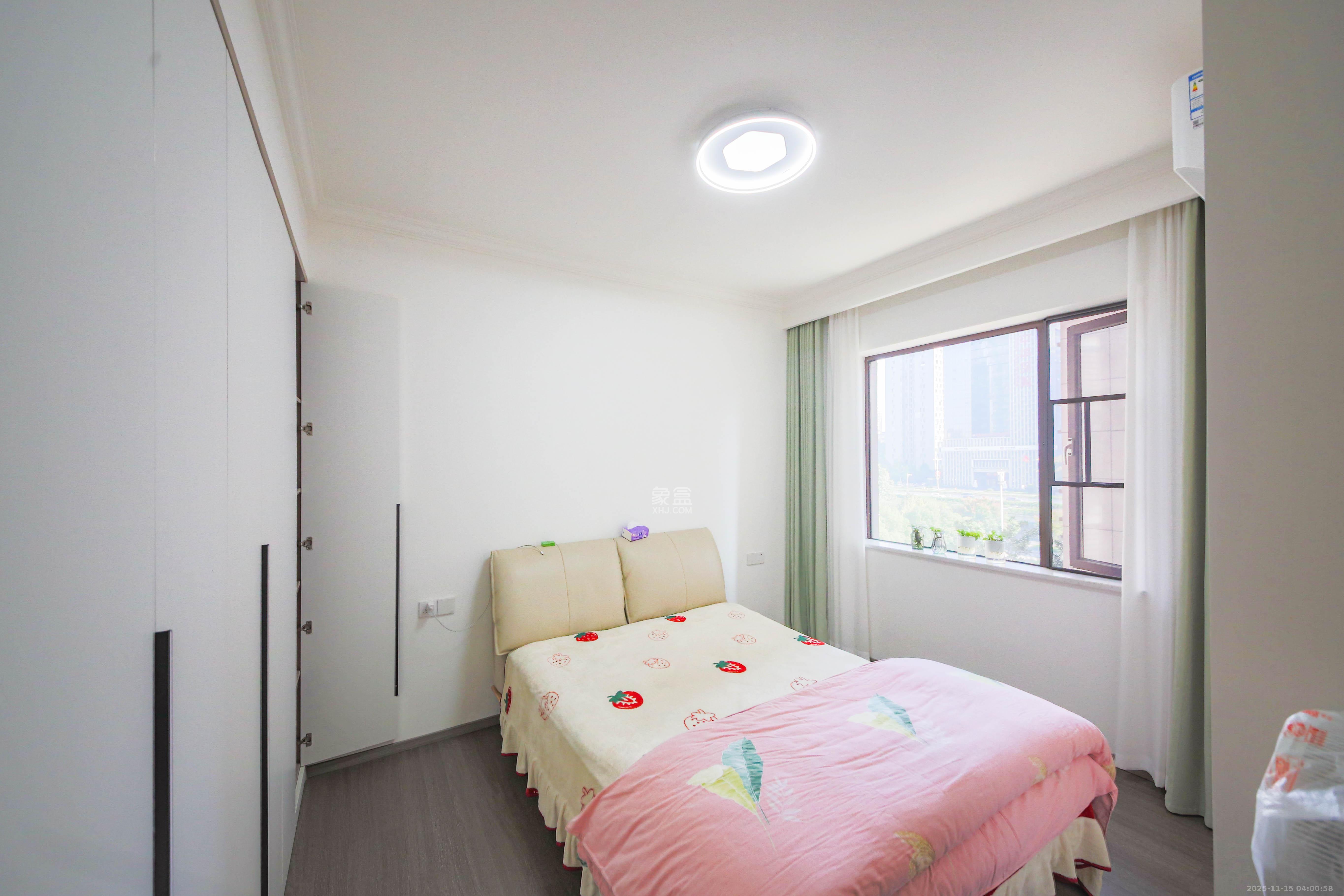 HC新城（建工集团单位房）  4室2厅2卫    202.0万卧室