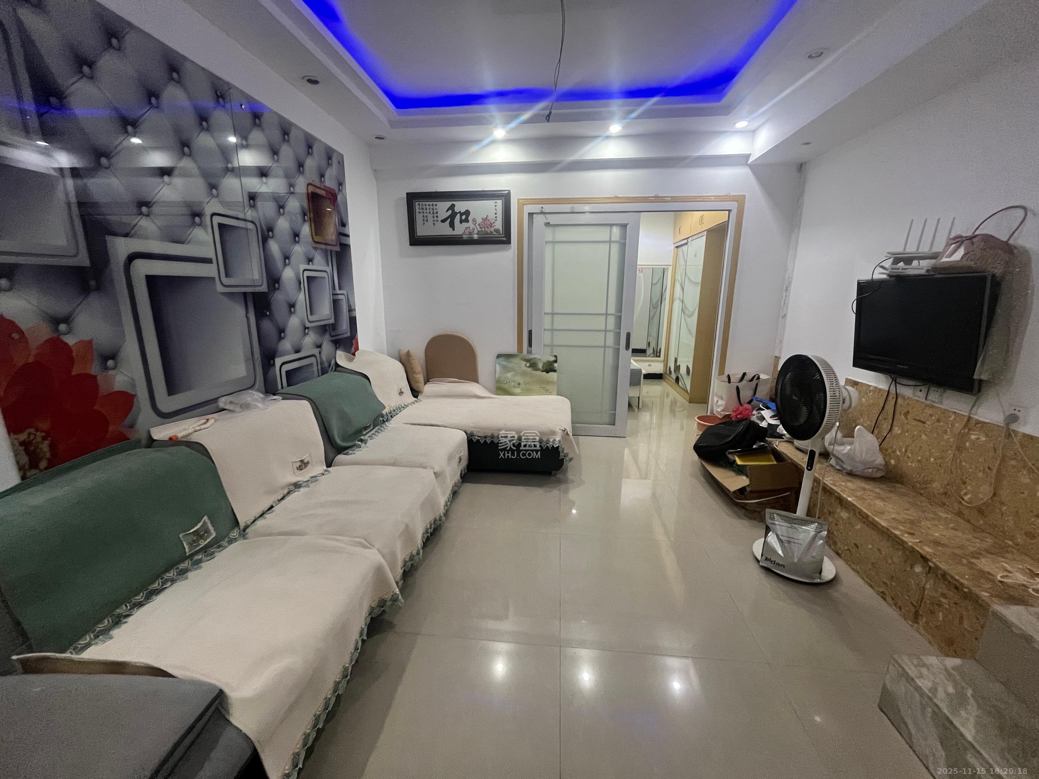 上河国际B座  2室1厅1卫    1700.0元/月室内图1