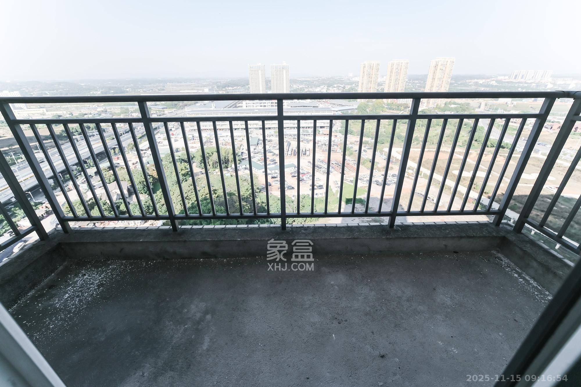 和悦城(蟠龙景苑) 3室2厅2卫 70.0万 和悦城(蟠龙景苑) 3室2厅2卫 70.0万阳台