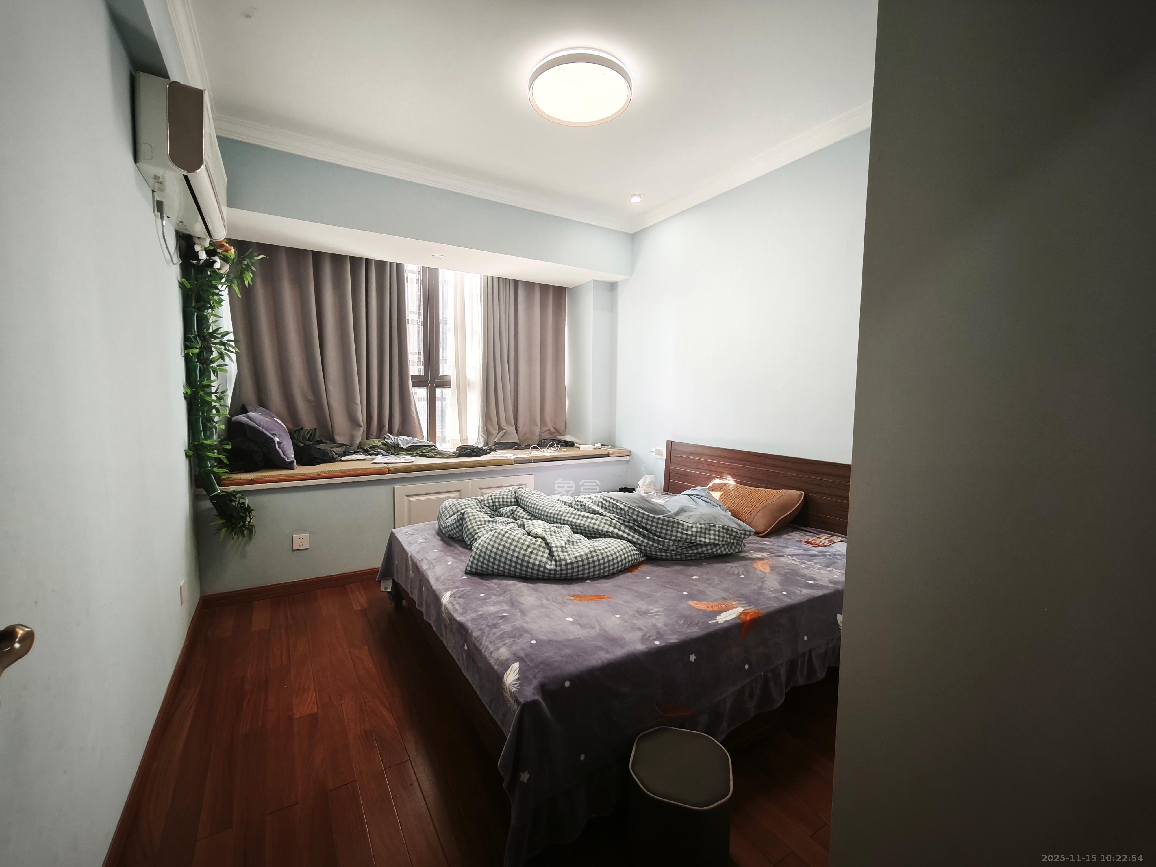 绿地之窗  13室2厅2卫    3000.0元/月室内图