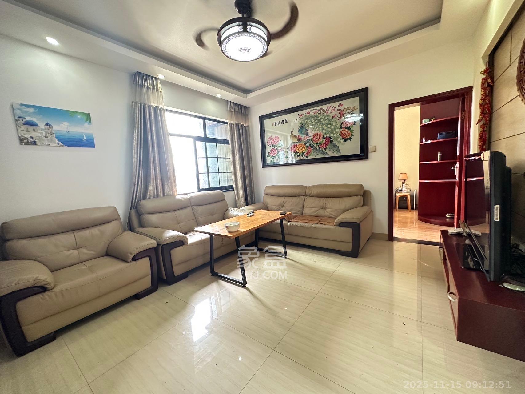 盘龙名府 2室2厅1卫 36.8万 盘龙名府 2室2厅1卫 36.8万客厅