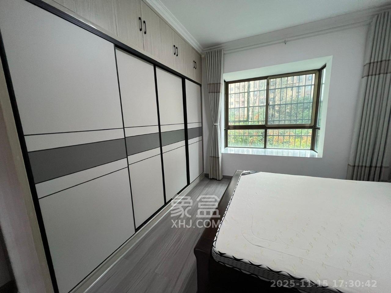 鄱阳佳郡  3室2厅1卫    2400.0元/月室内图