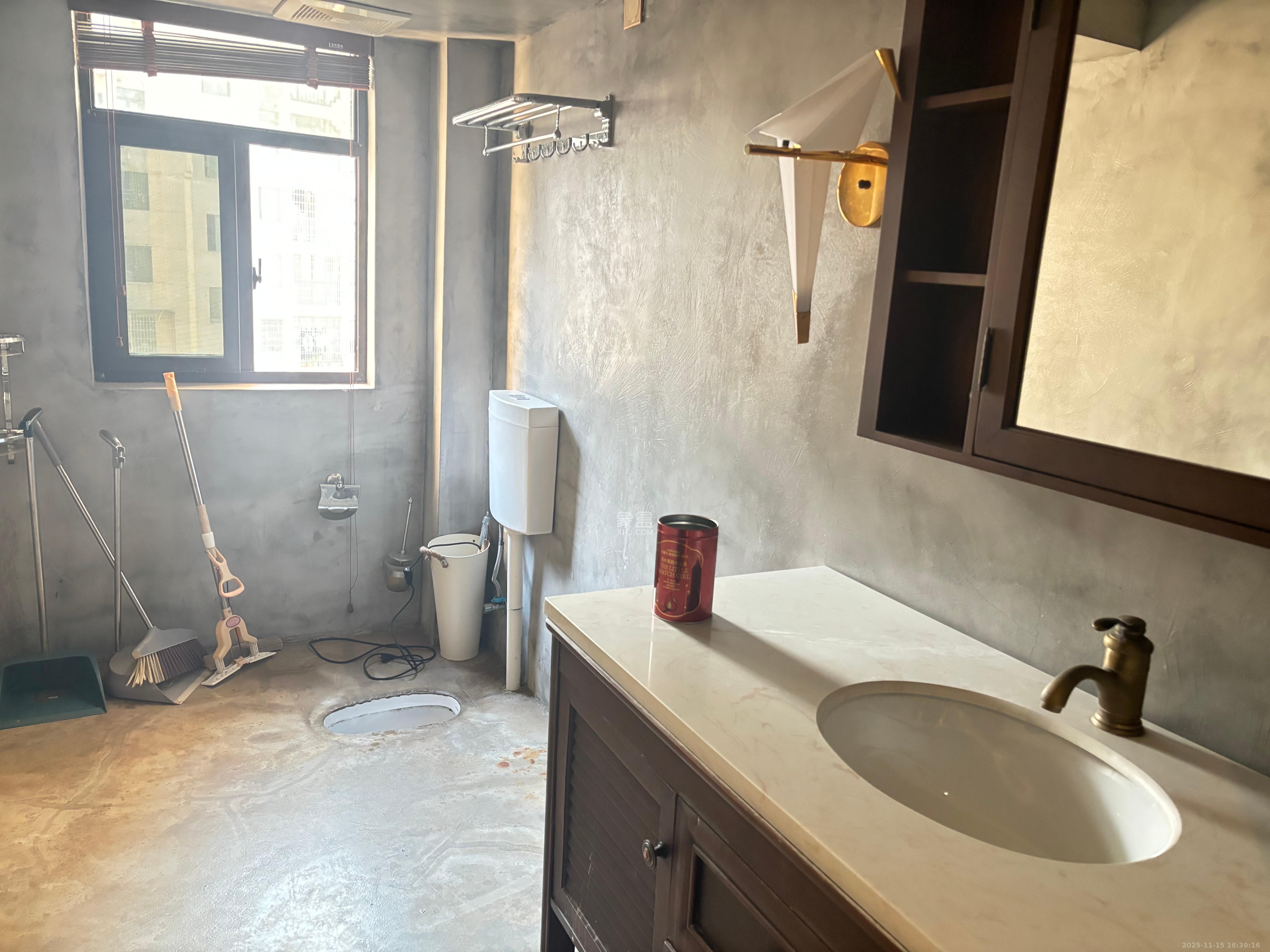 西子湖畔沃府  4室2厅2卫    3000.0元/月室内图