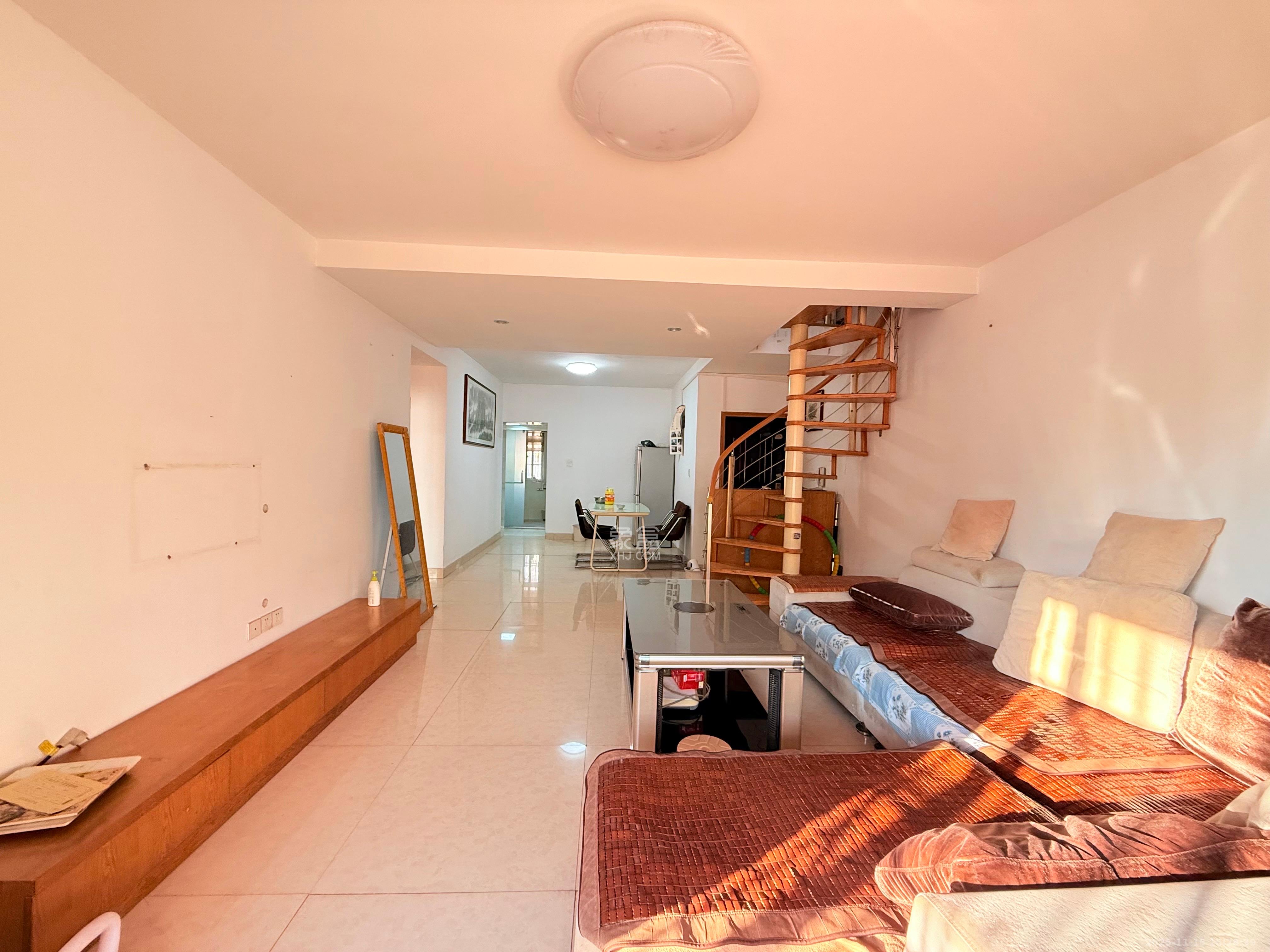 湘樟园小区(湘樟家园) 3室2厅2卫 1500.0元/月 湘樟园小区(湘樟家园) 3室2厅2卫 1500.0元/月室内图