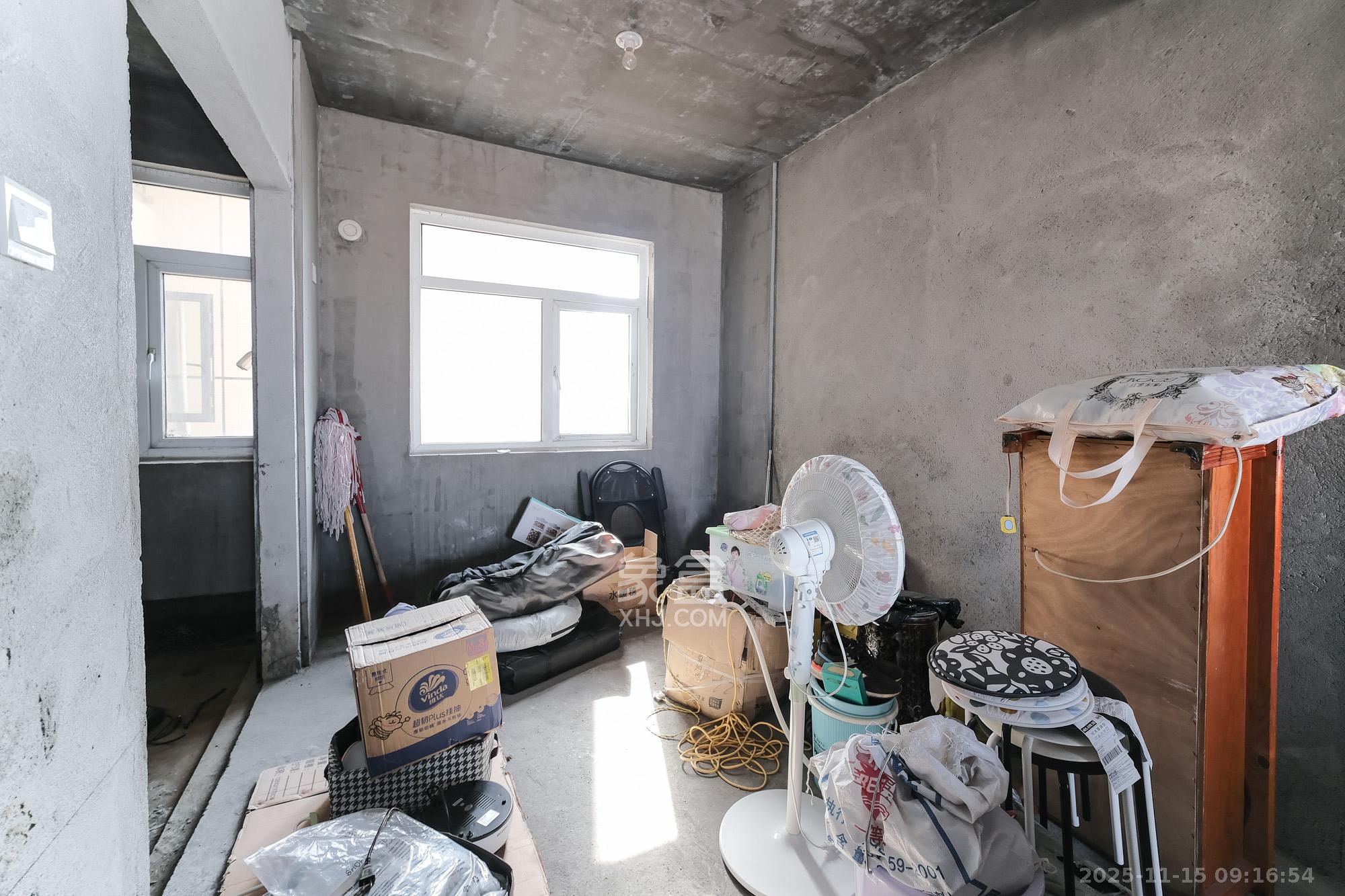 和悦城(蟠龙景苑) 3室2厅2卫 70.0万 和悦城(蟠龙景苑) 3室2厅2卫 70.0万客厅