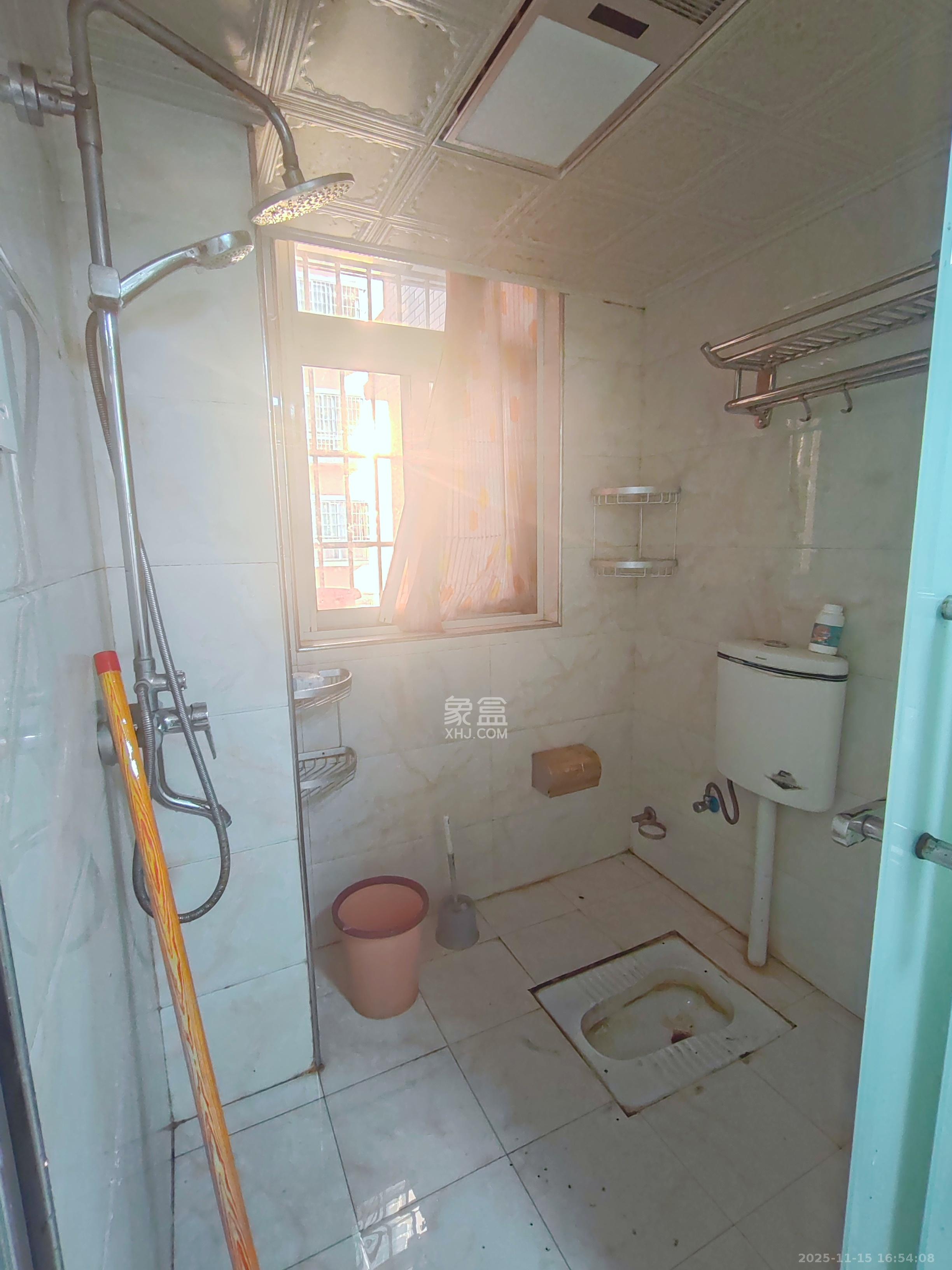 骑龙安置小区  2室2厅1卫    1800.0元/月室内图