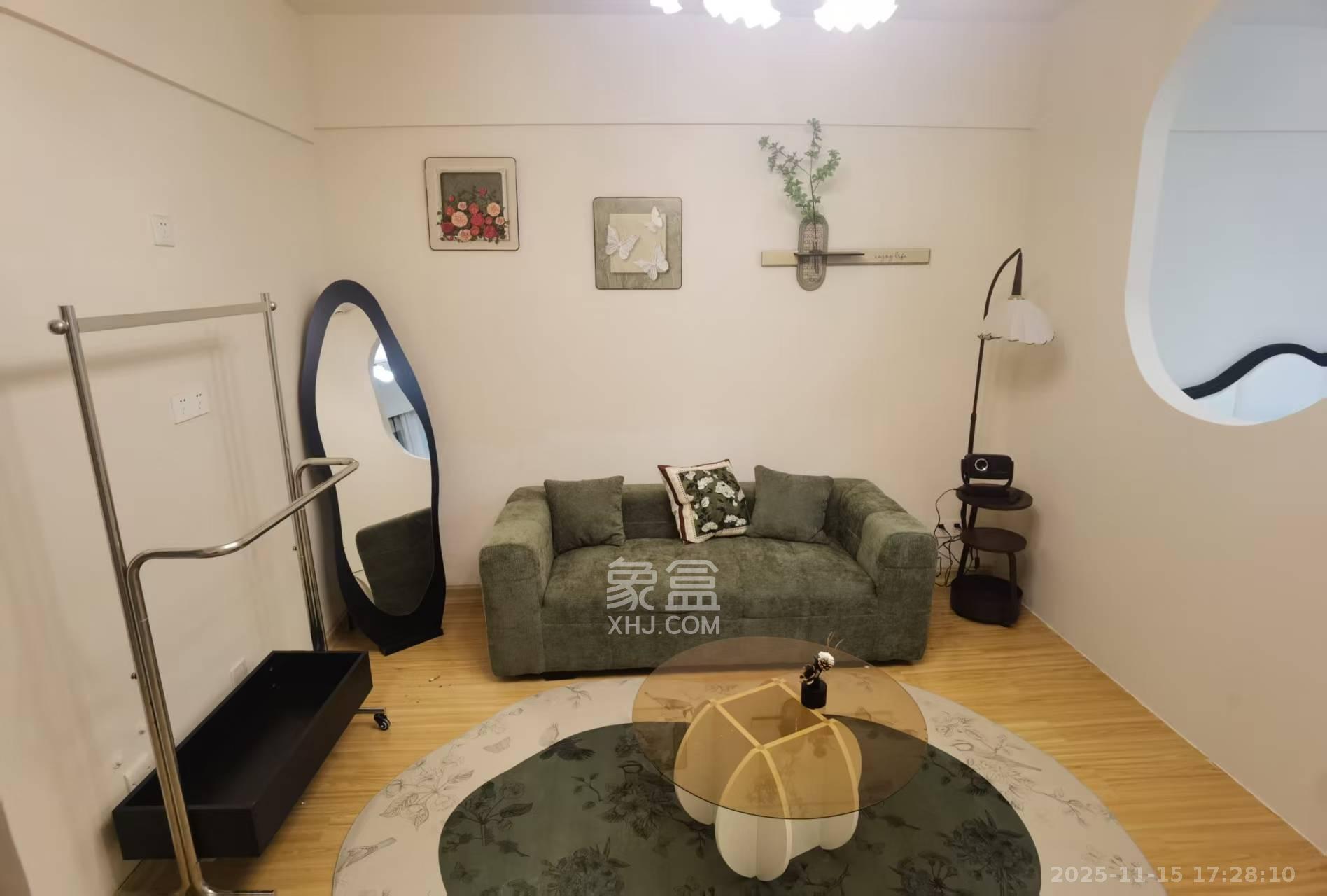 三重星都心  2室1厅1卫    2100.0元/月