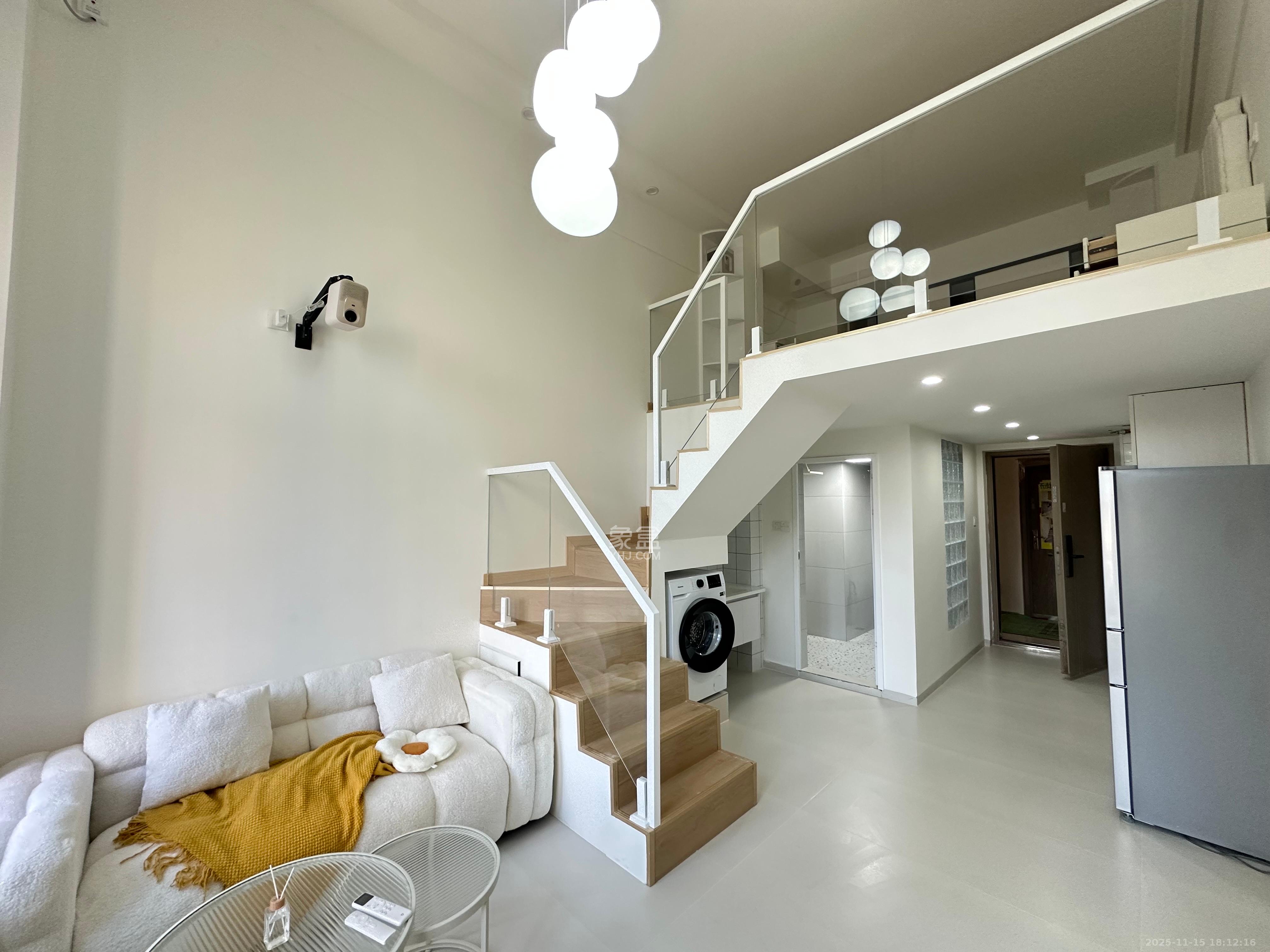 中天星耀荟  1室1厅1卫    1900.0元/月室内图