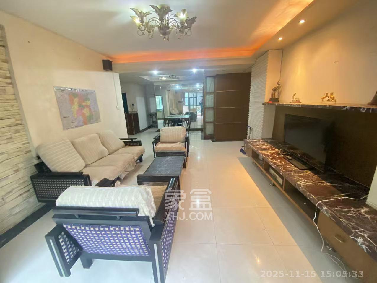 华盛家园  3室2厅2卫    2000.0元/月室内图