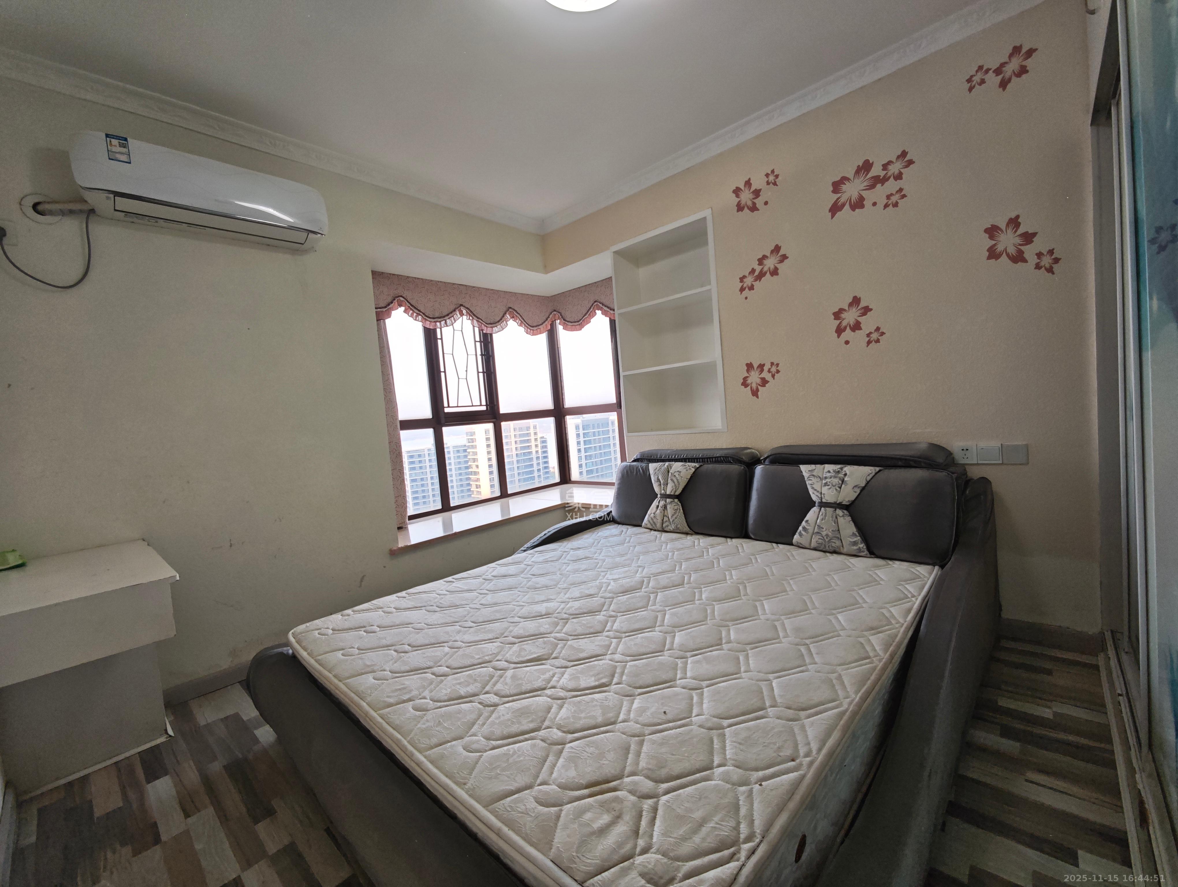 水岸世景  2室2厅1卫    1800.0元/月室内图