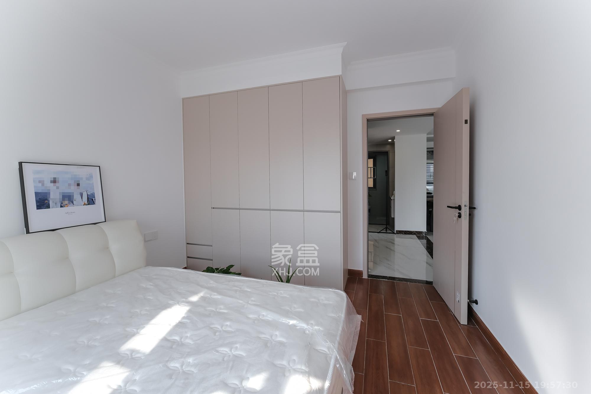 荣盛花语城 3室2厅1卫 80.0万 荣盛花语城 3室2厅1卫 80.0万卧室