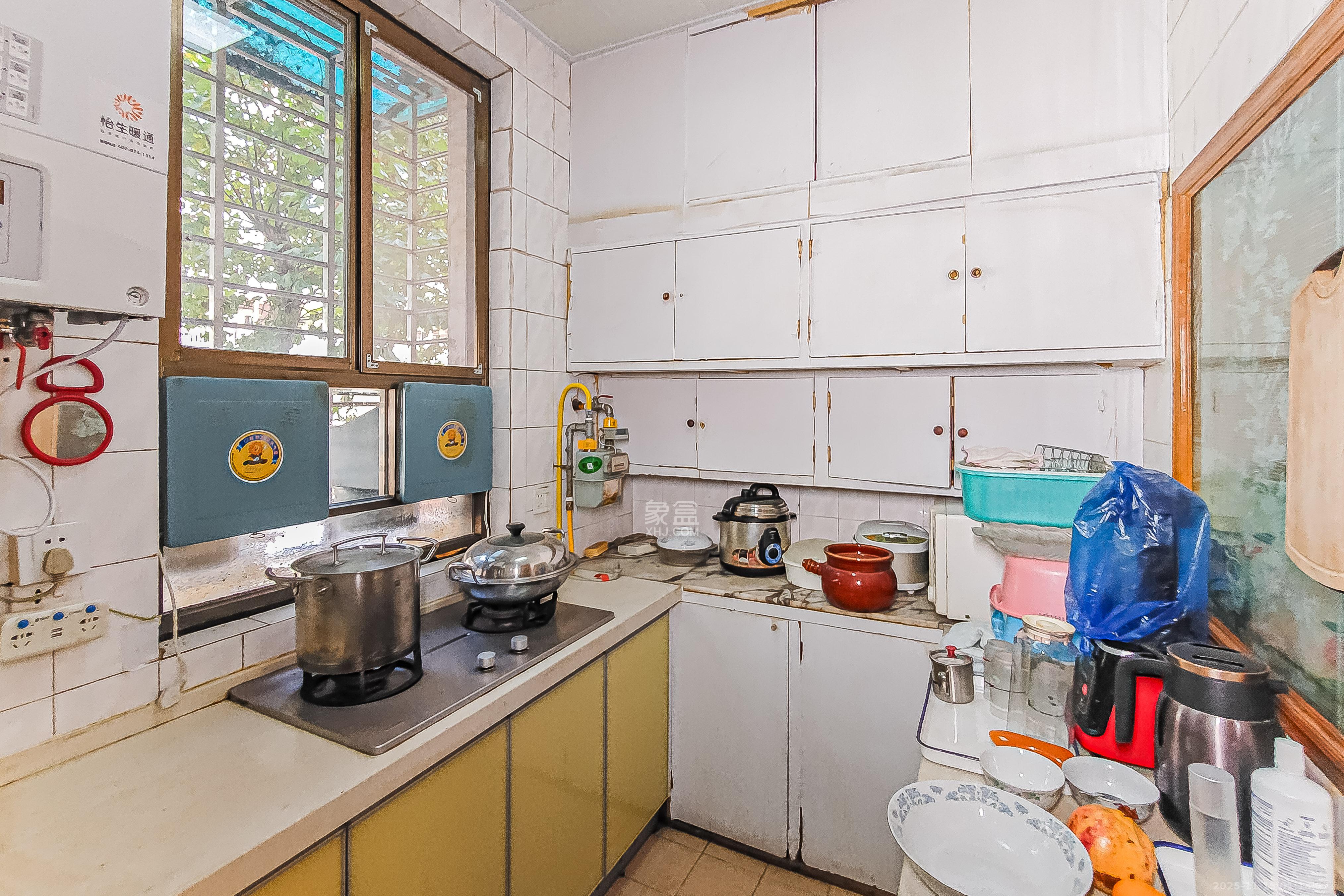 汽贸大厦 2室1厅1卫 80.0万 汽贸大厦 2室1厅1卫 80.0万厨房