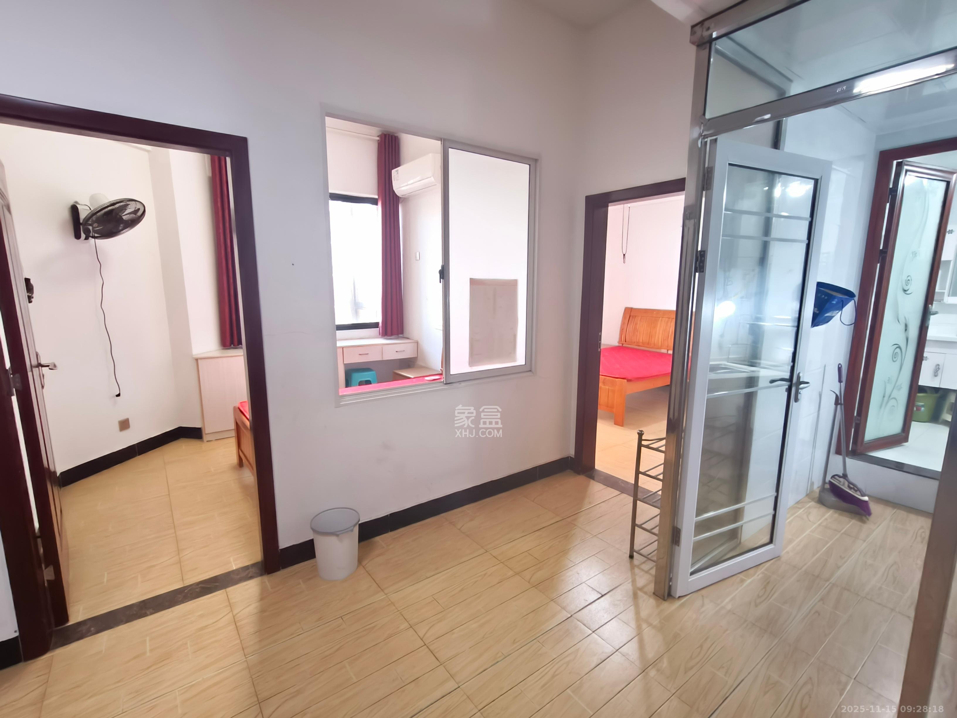 山水金庭  2室1厅1卫    900.0元/月室内图