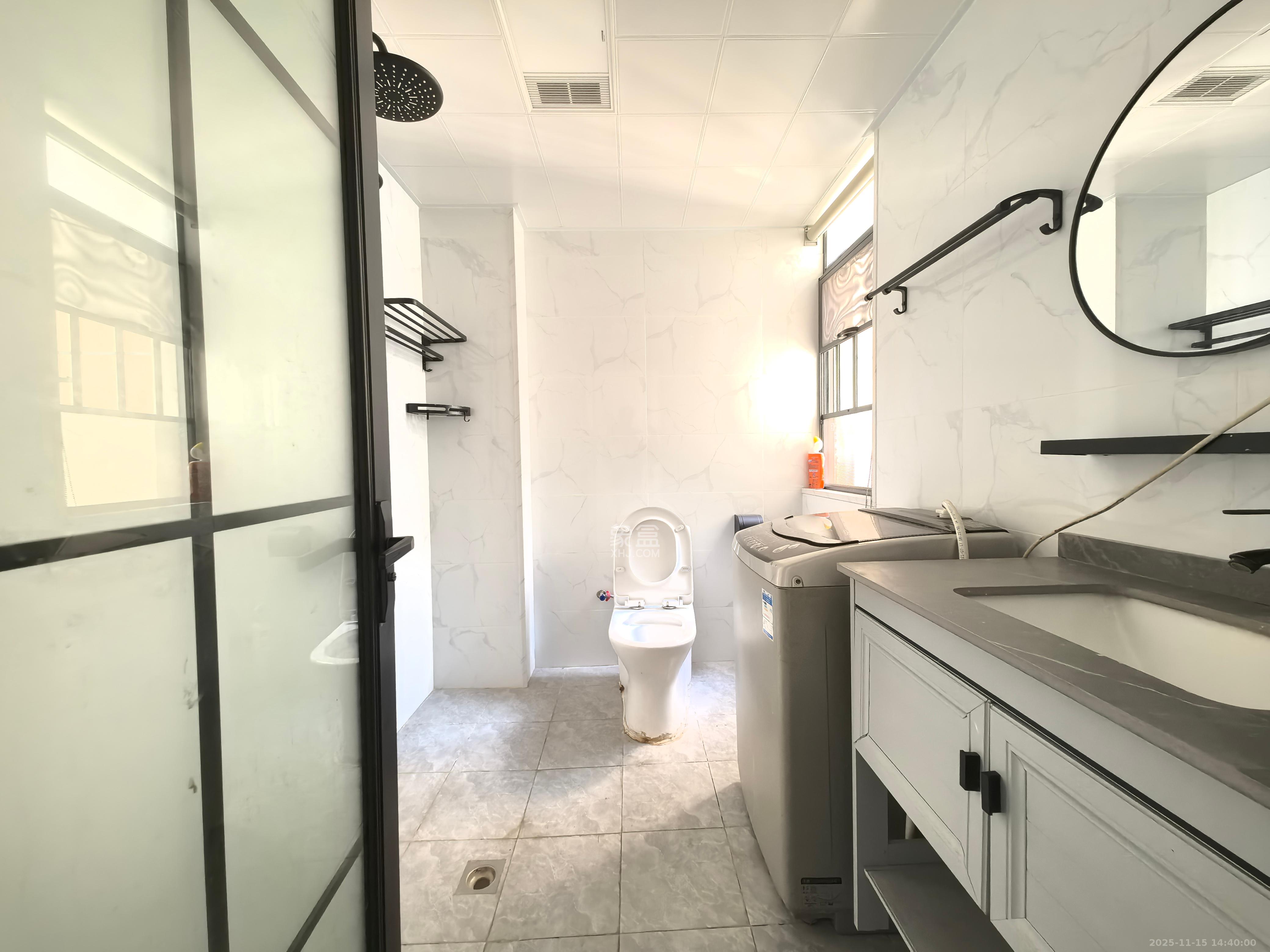 天翼花园（中国电信单位房）  4室2厅2卫    3800.0元/月室内图