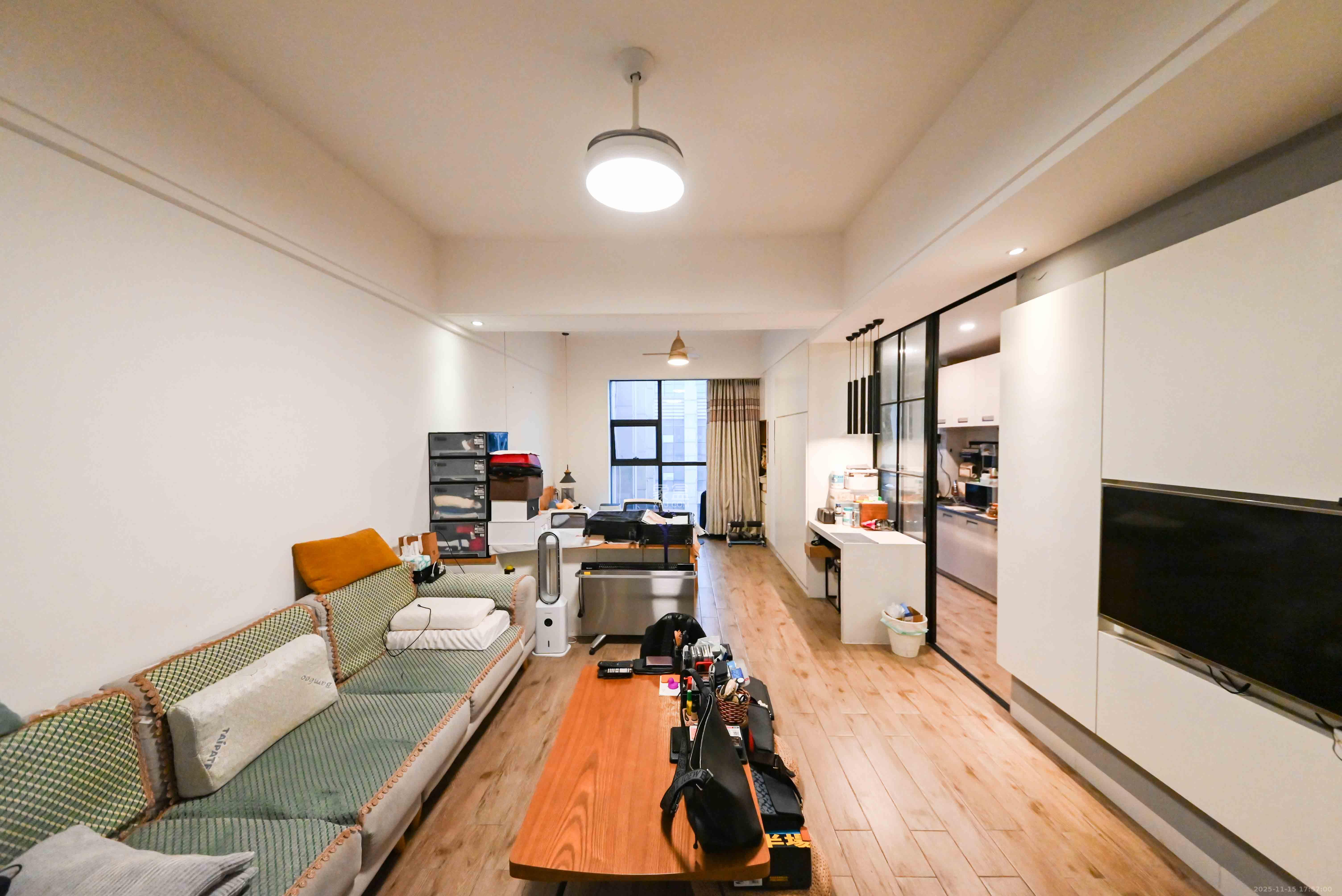 喜盈门范城  1室1厅1卫    1900.0元/月室内图