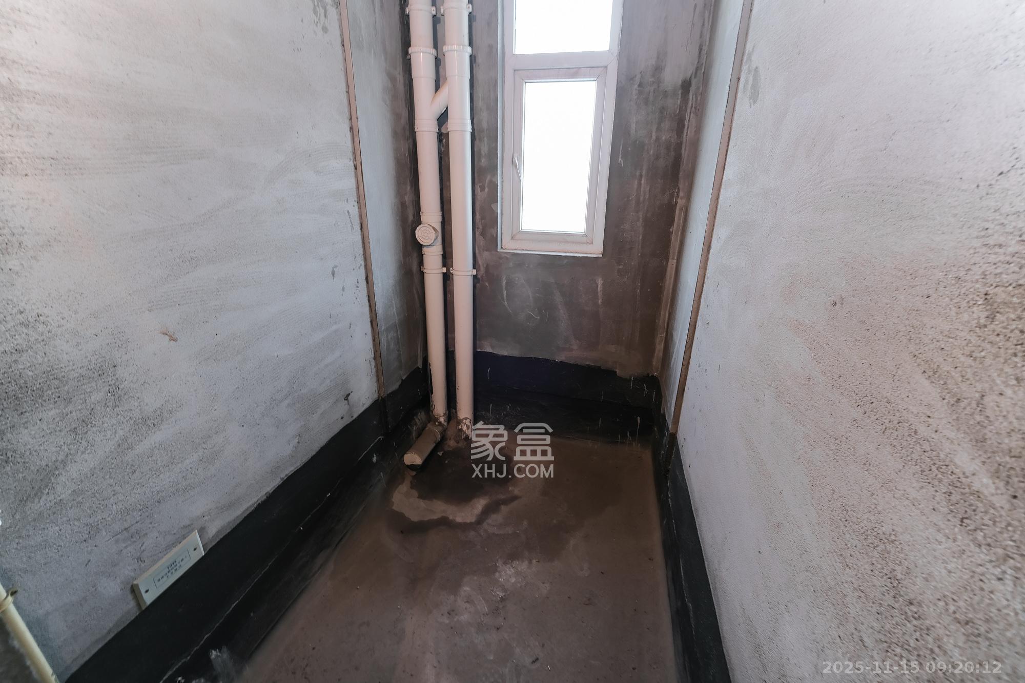 和悦城(蟠龙景苑)  3室2厅2卫    54.0万卫生间