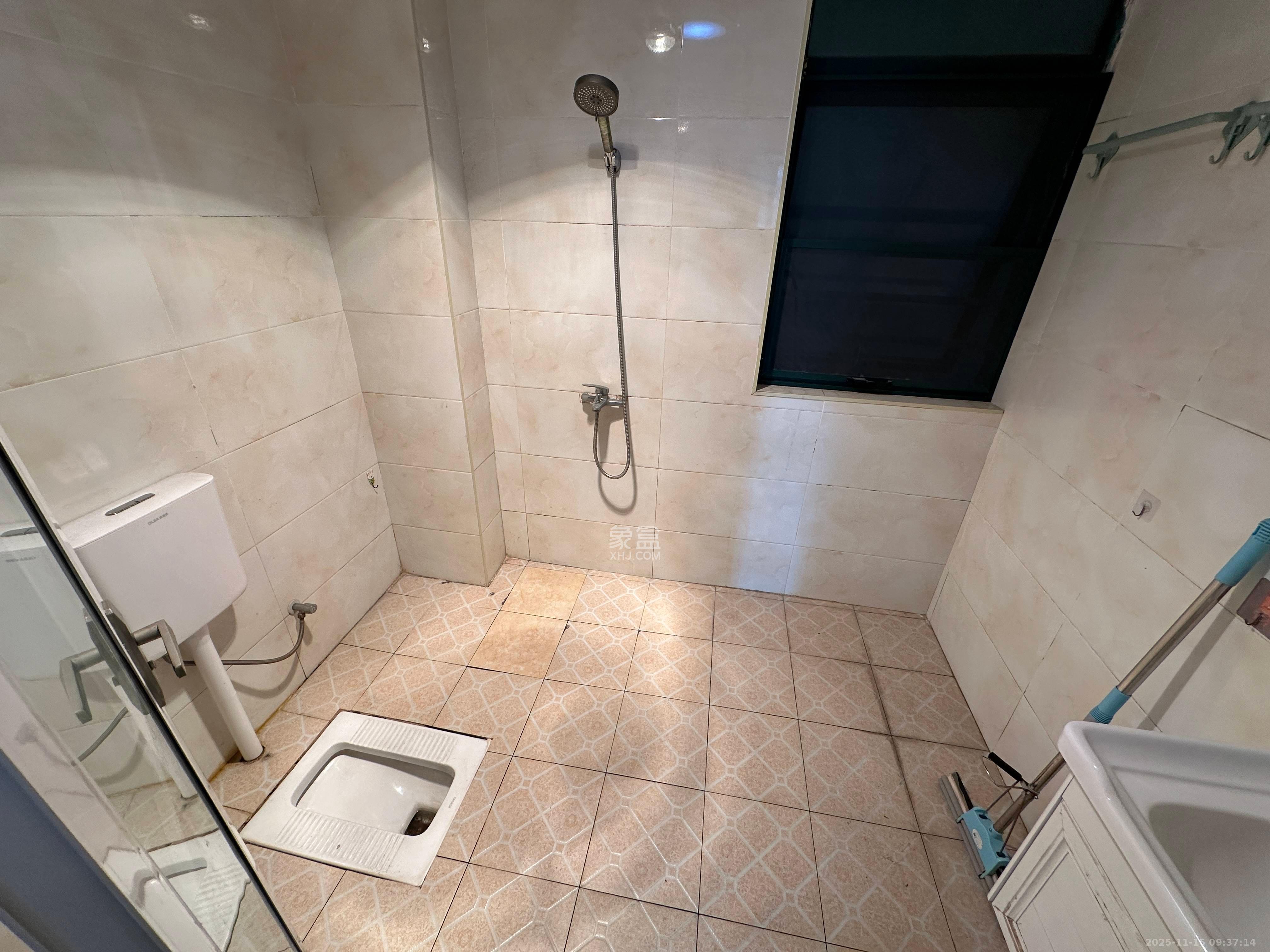 华盛新外滩  3室2厅2卫    3800.0元/月室内图