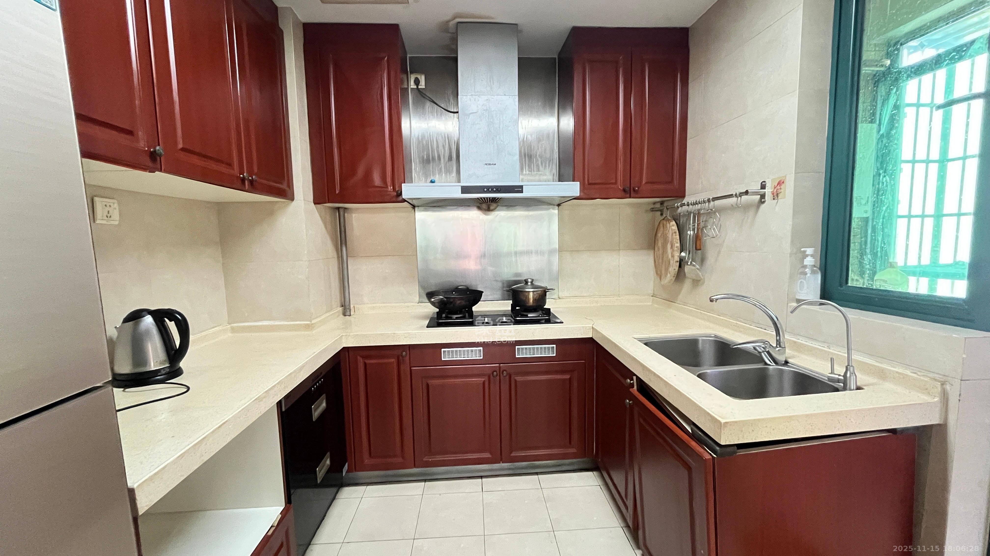 恒大雅苑  3室2厅1卫    2600.0元/月室内图