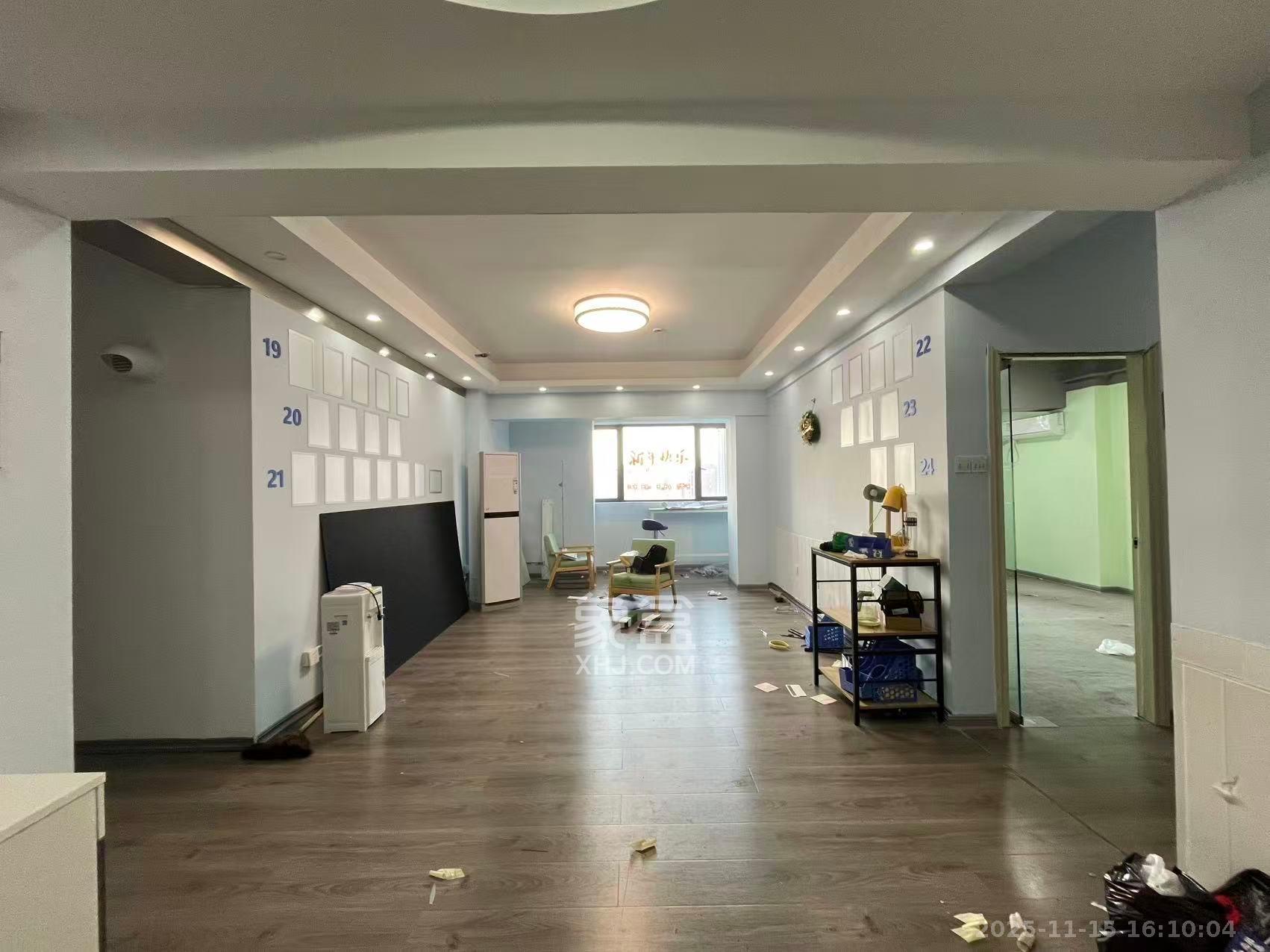 东友星座  1室1厅1卫    13000.0元/月室内图