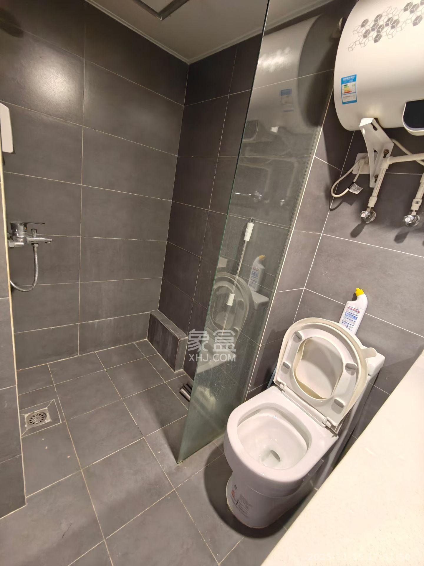 兰亭湾畔  1室1厅1卫    1600.0元/月室内图