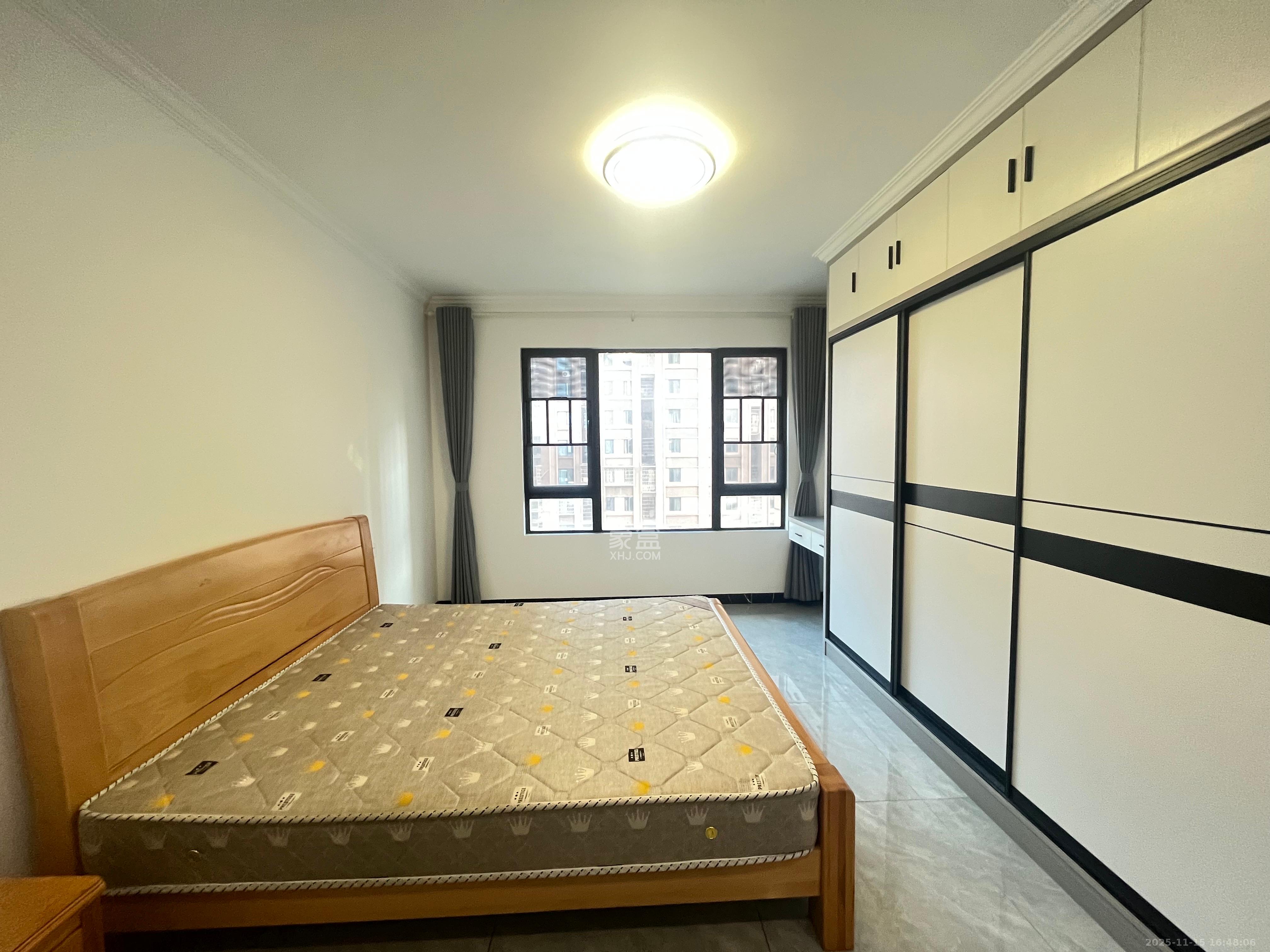 东宜新园  4室2厅2卫    2900.0元/月