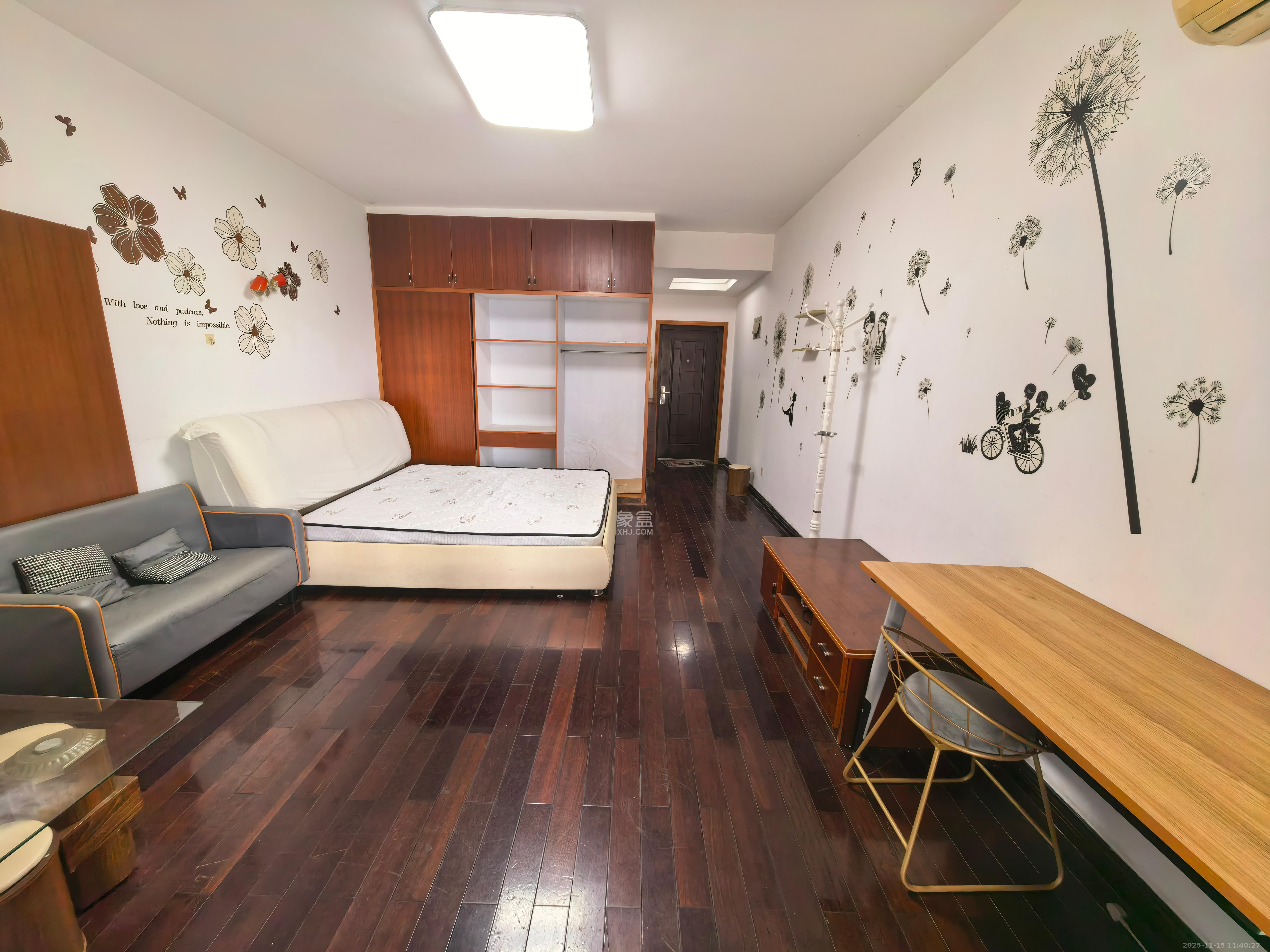 明城公寓  1室1厅1卫    1050.0元/月室内图1