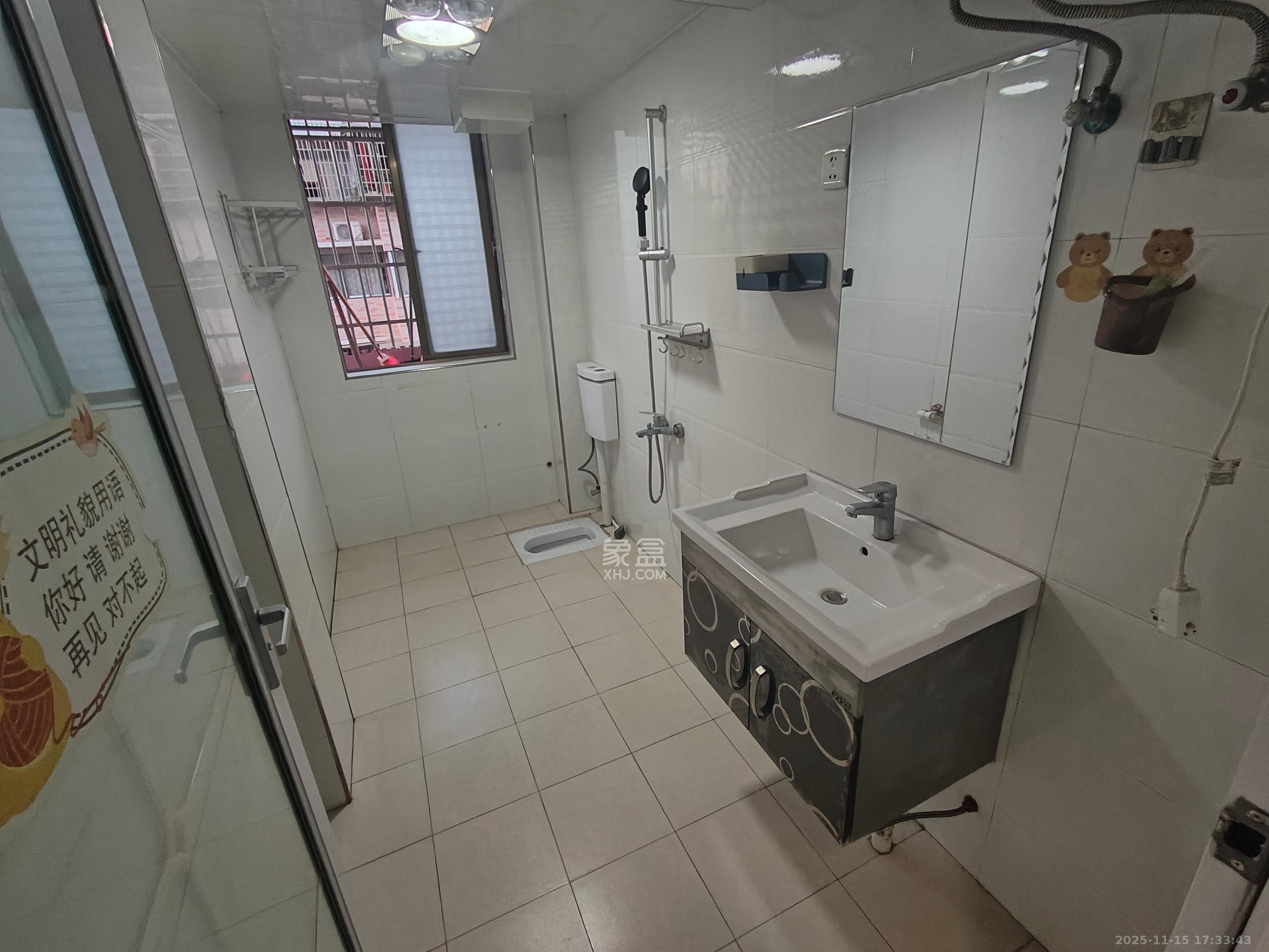 金峰小区北院（七里营社区）  3室2厅2卫    2000.0元/月室内图