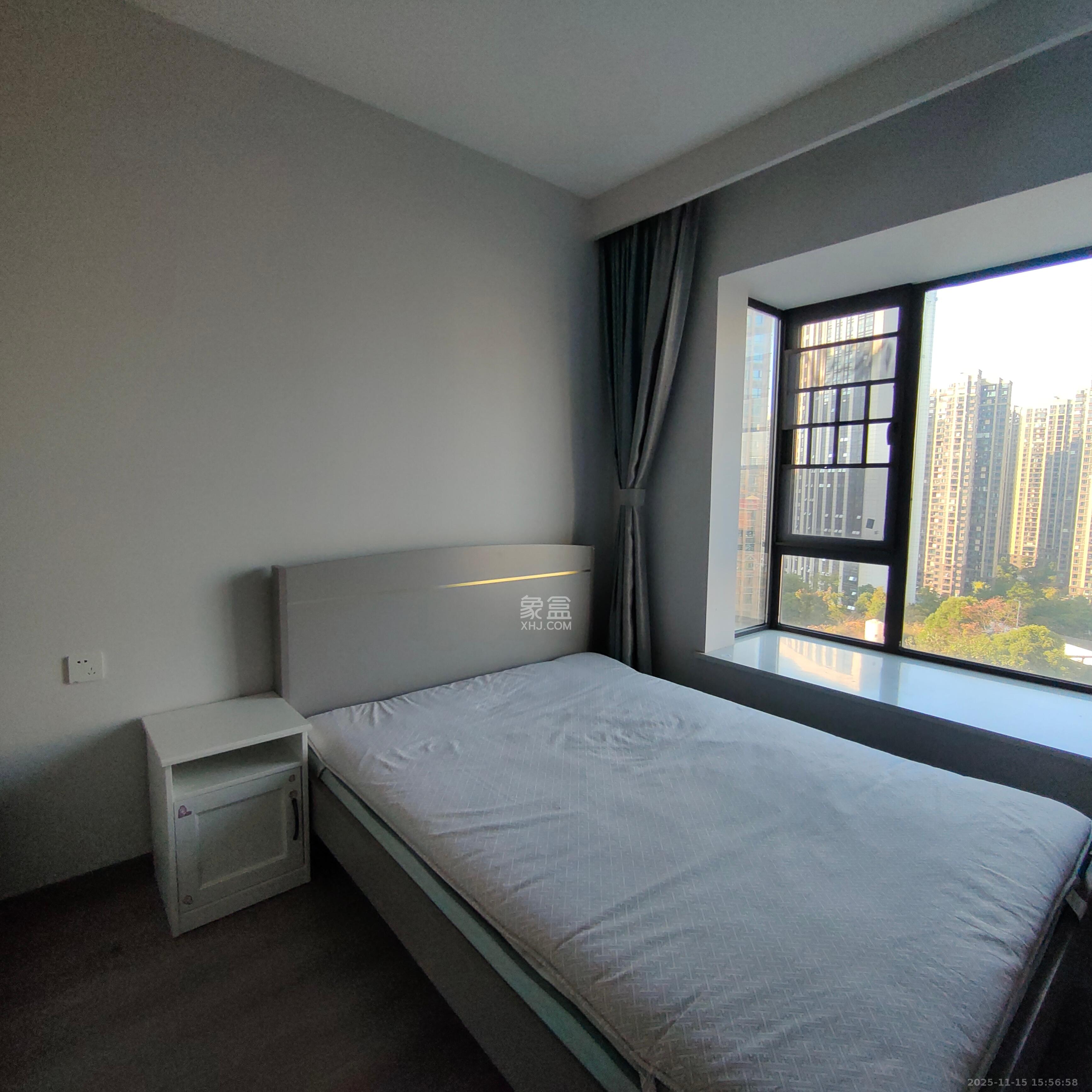 新新花园  3室2厅2卫    3800.0元/月室内图