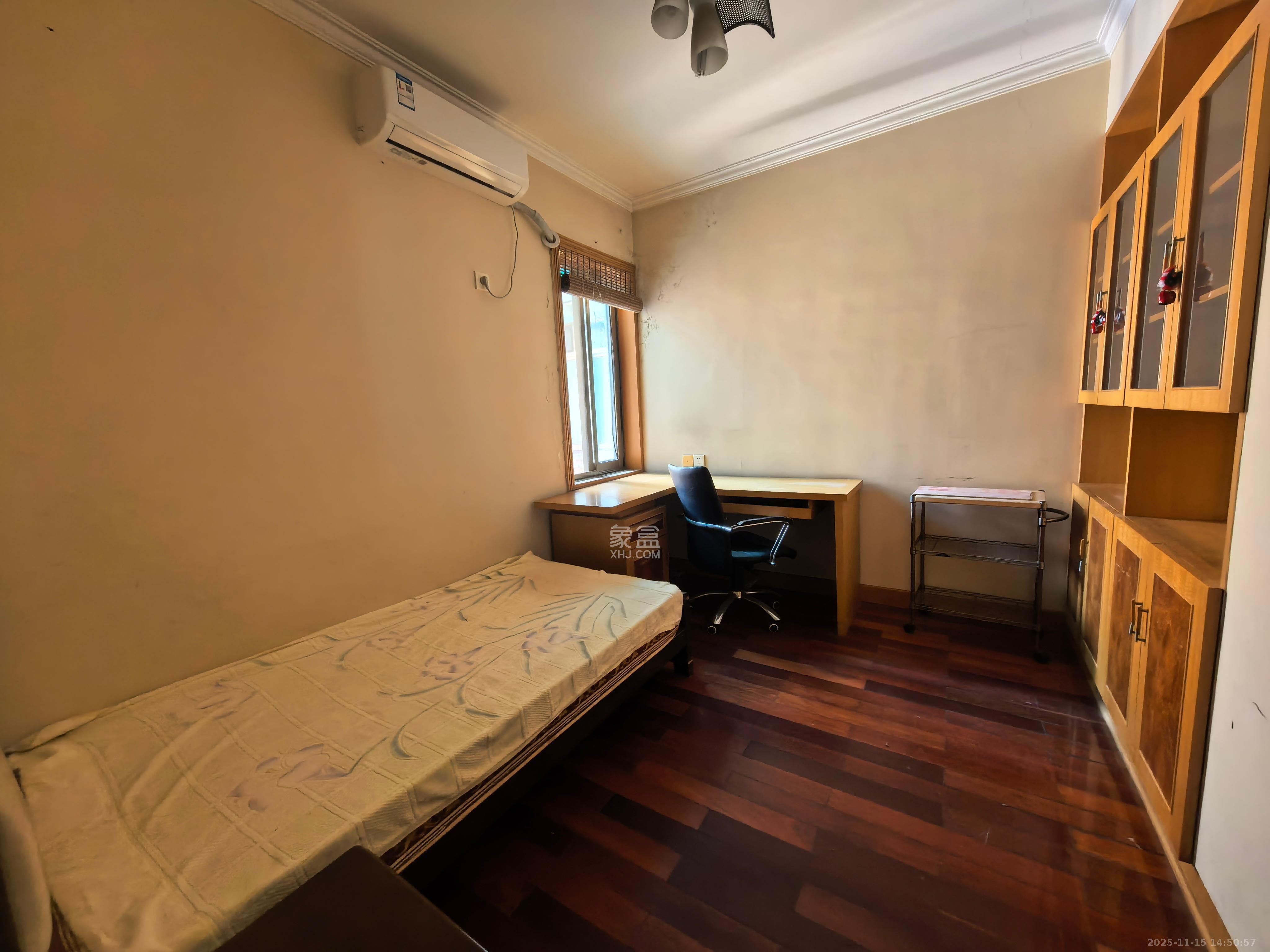 芙蓉区国税局宿舍  3室2厅1卫    2700.0元/月室内图