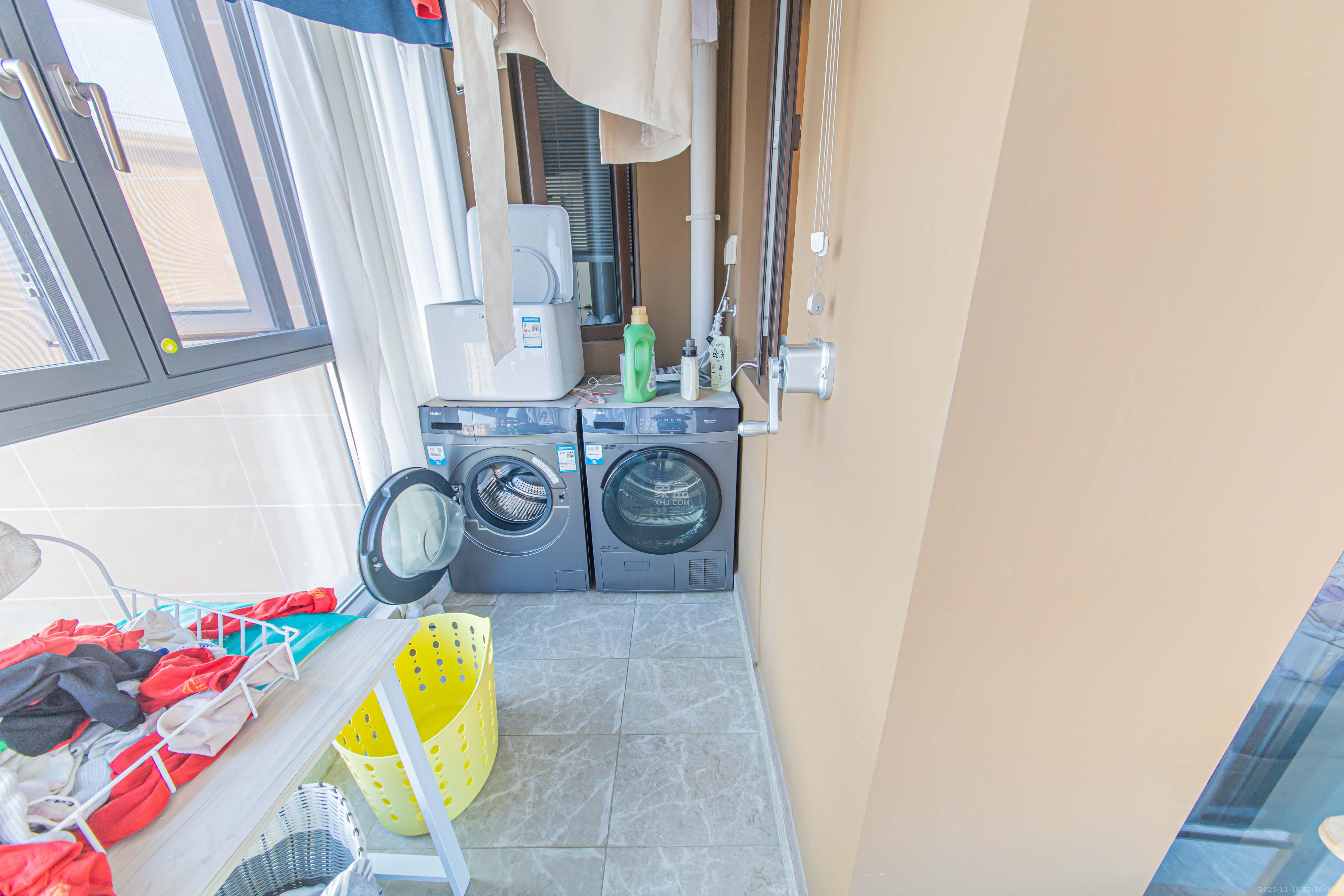 大唐印象三期御玺 3室2厅2卫 145.0万 大唐印象三期御玺 3室2厅2卫 145.0万阳台