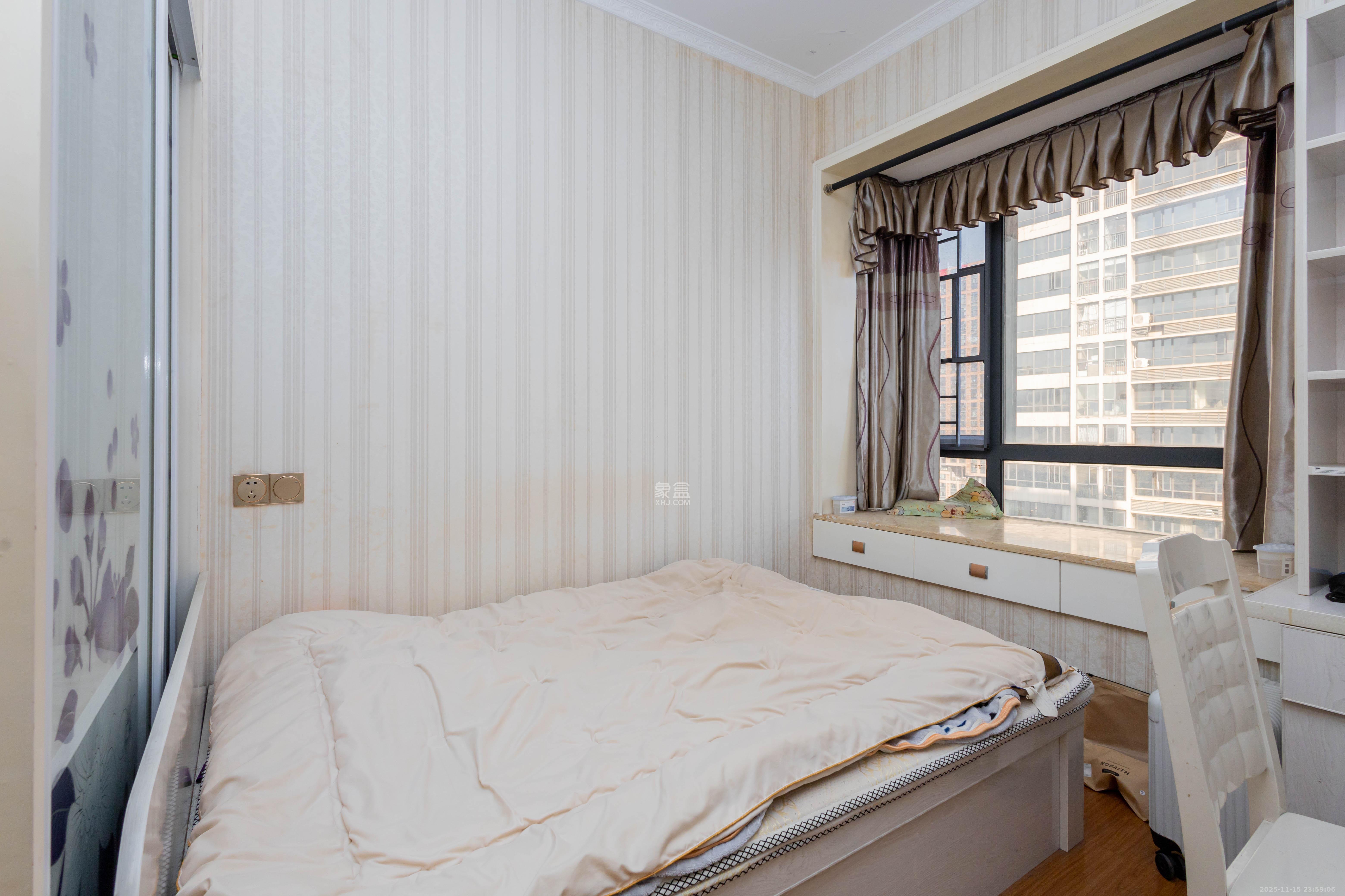 东岸城邦 3室2厅2卫 88.0万 东岸城邦 3室2厅2卫 88.0万卧室