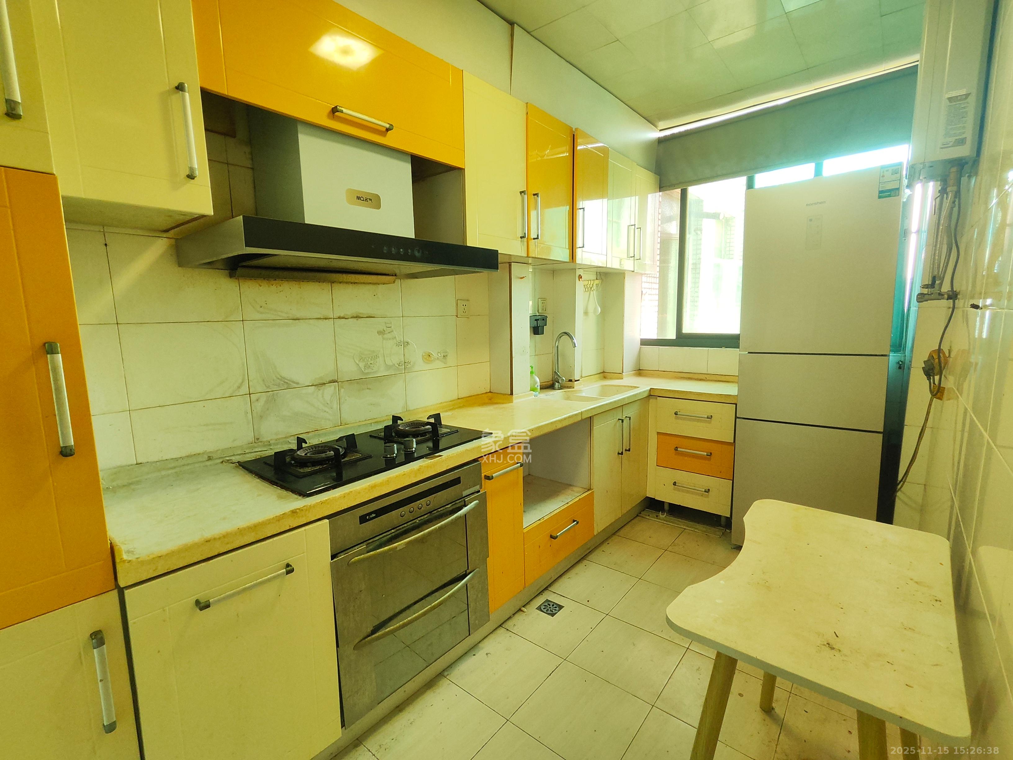 颐美园  2室1厅1卫    2400.0元/月室内图