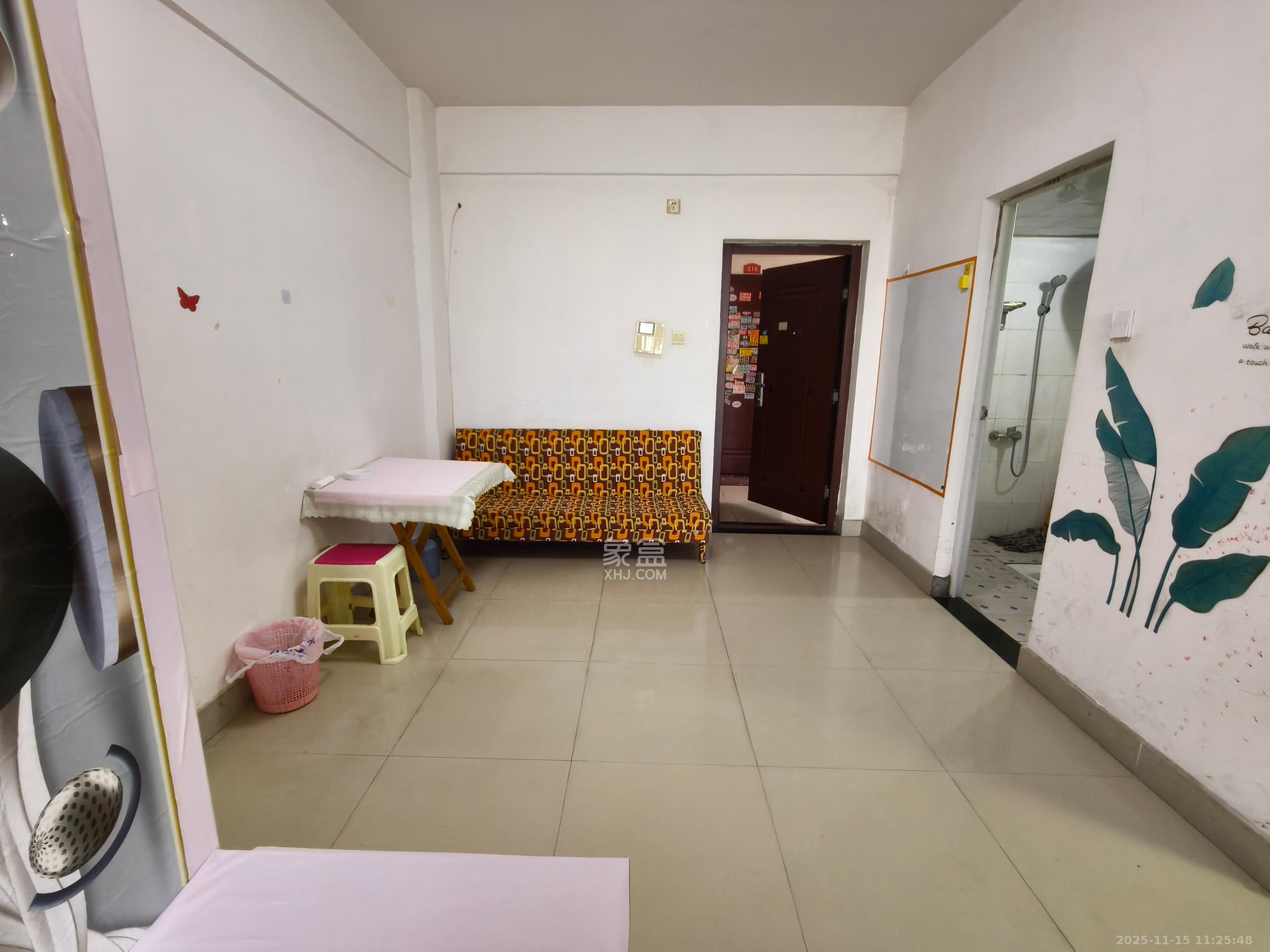 枫华府第  1室1厅1卫    900.0元/月室内图