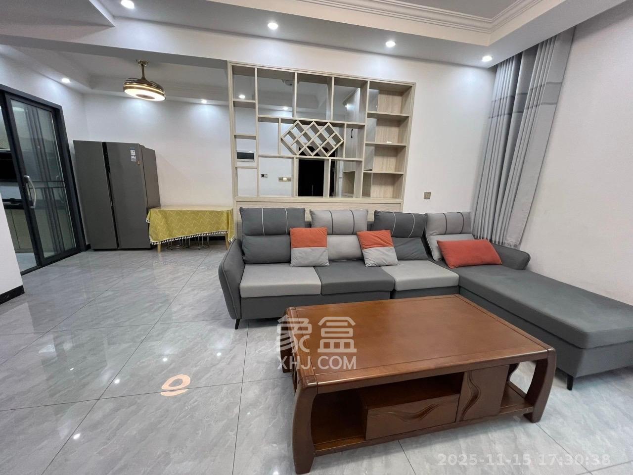 鄱阳佳郡 3室2厅1卫 2400.0元/月 鄱阳佳郡 3室2厅1卫 2400.0元/月室内图