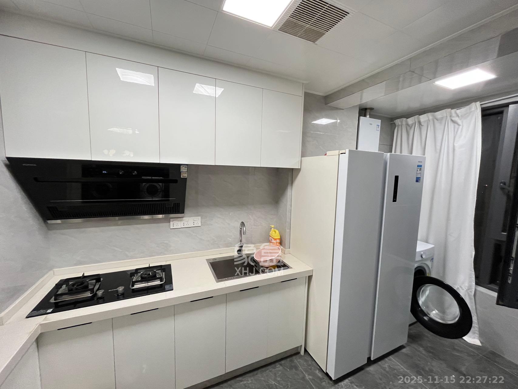 长房云公馆  3室2厅2卫    3000.0元/月室内图