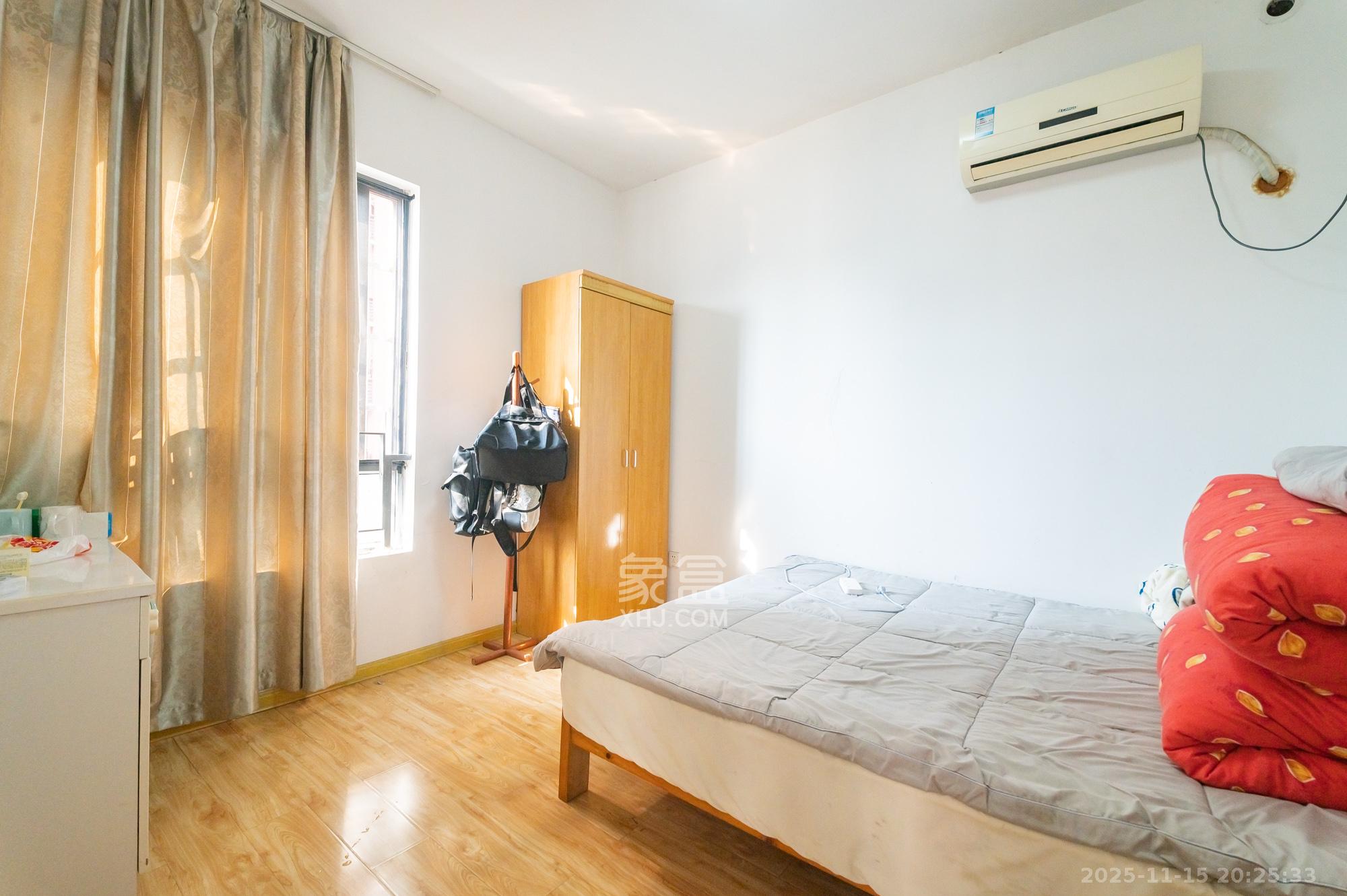 华润凤凰城二期  2室2厅1卫    58.8万卧室