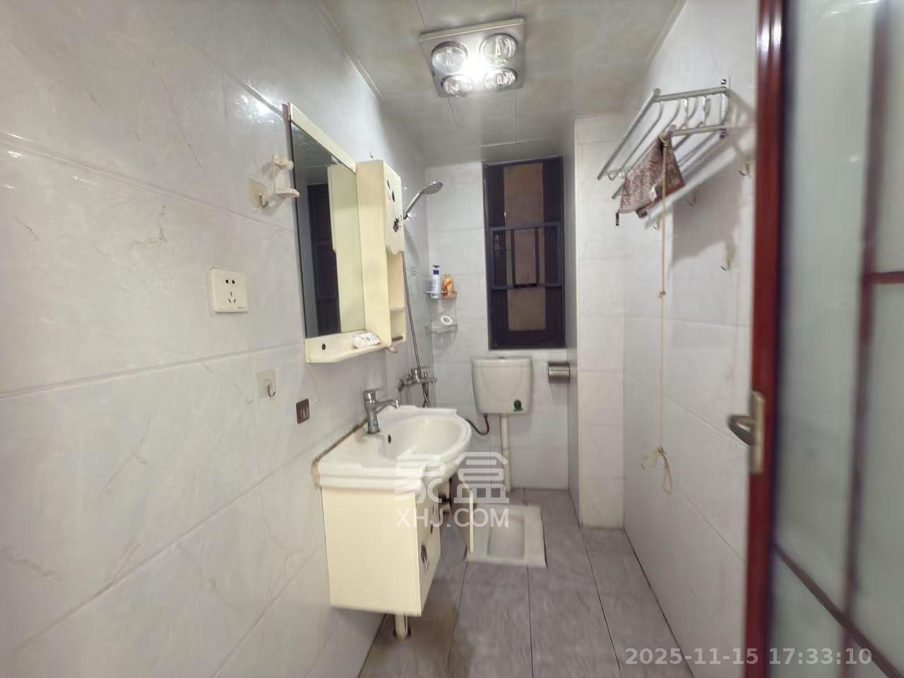 金轮星光名座  1室2厅1卫    2000.0元/月室内图