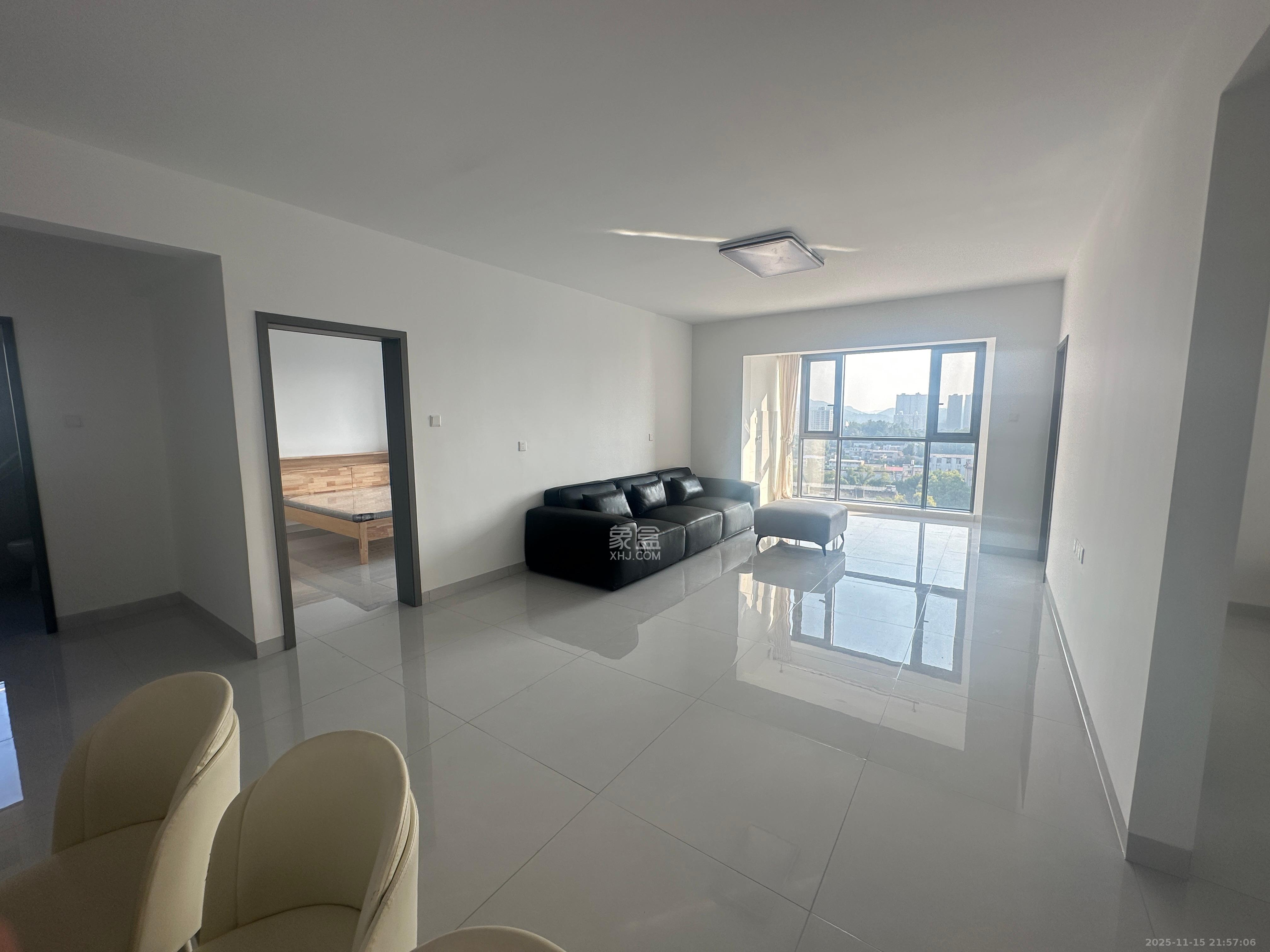 格林星城  1室2厅1卫    2300.0元/月