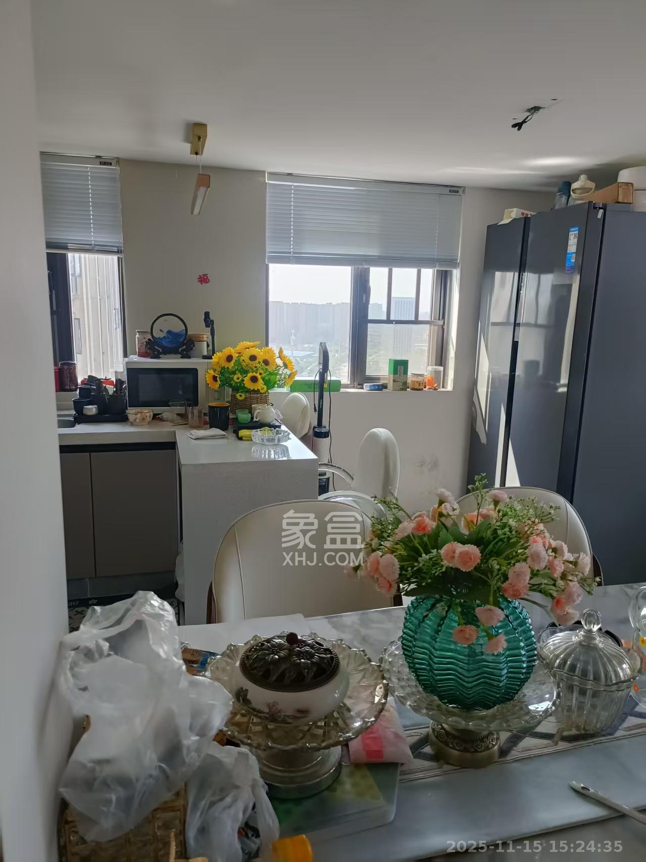 中南国际眼镜城(中伟商业中心) 2室2厅2卫 2200.0元/月 中南国际眼镜城(中伟商业中心) 2室2厅2卫 2200.0元/月室内图