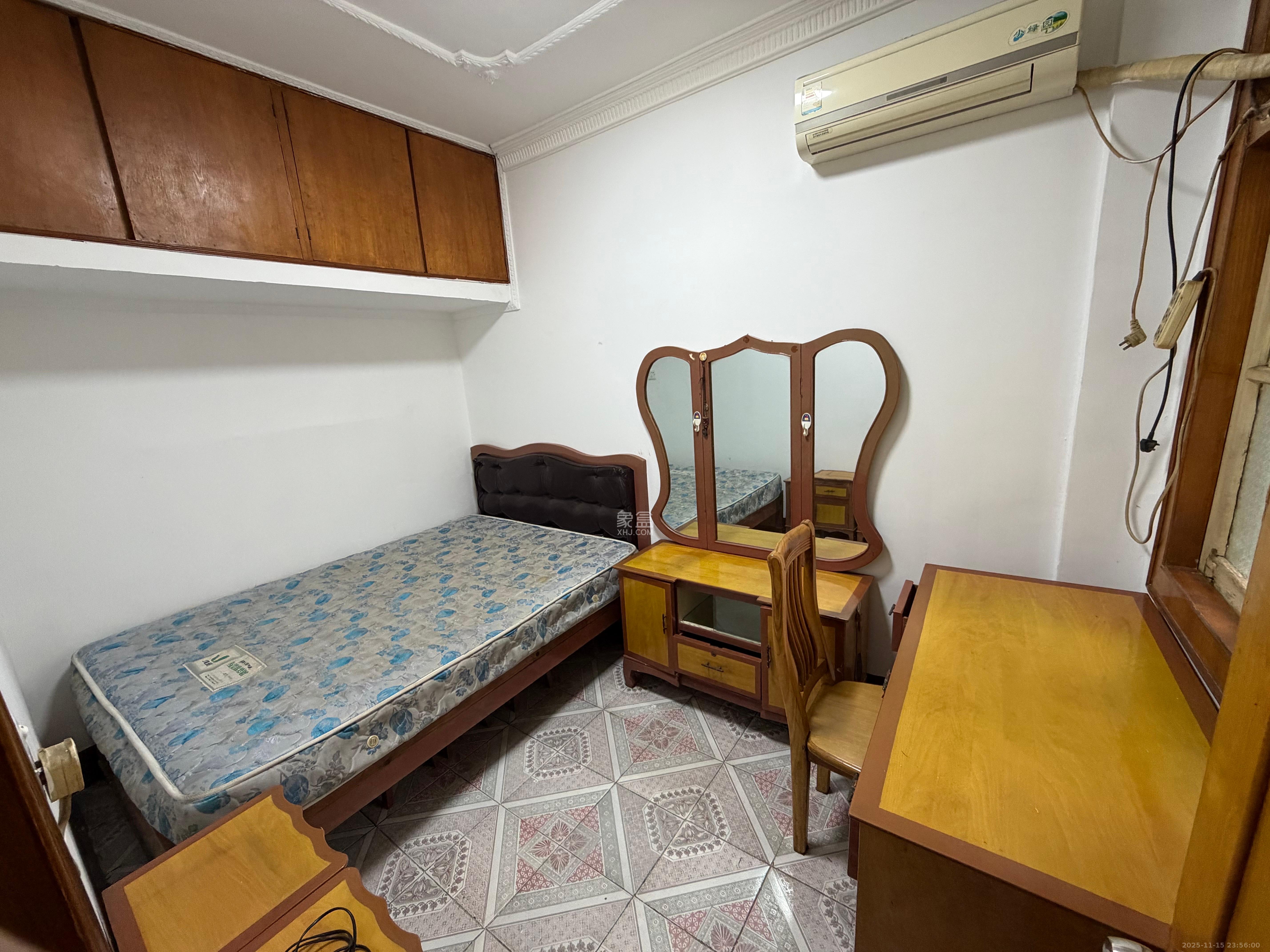 红旗区三片 1室2厅1卫 1200.0元/月 红旗区三片 1室2厅1卫 1200.0元/月室内图