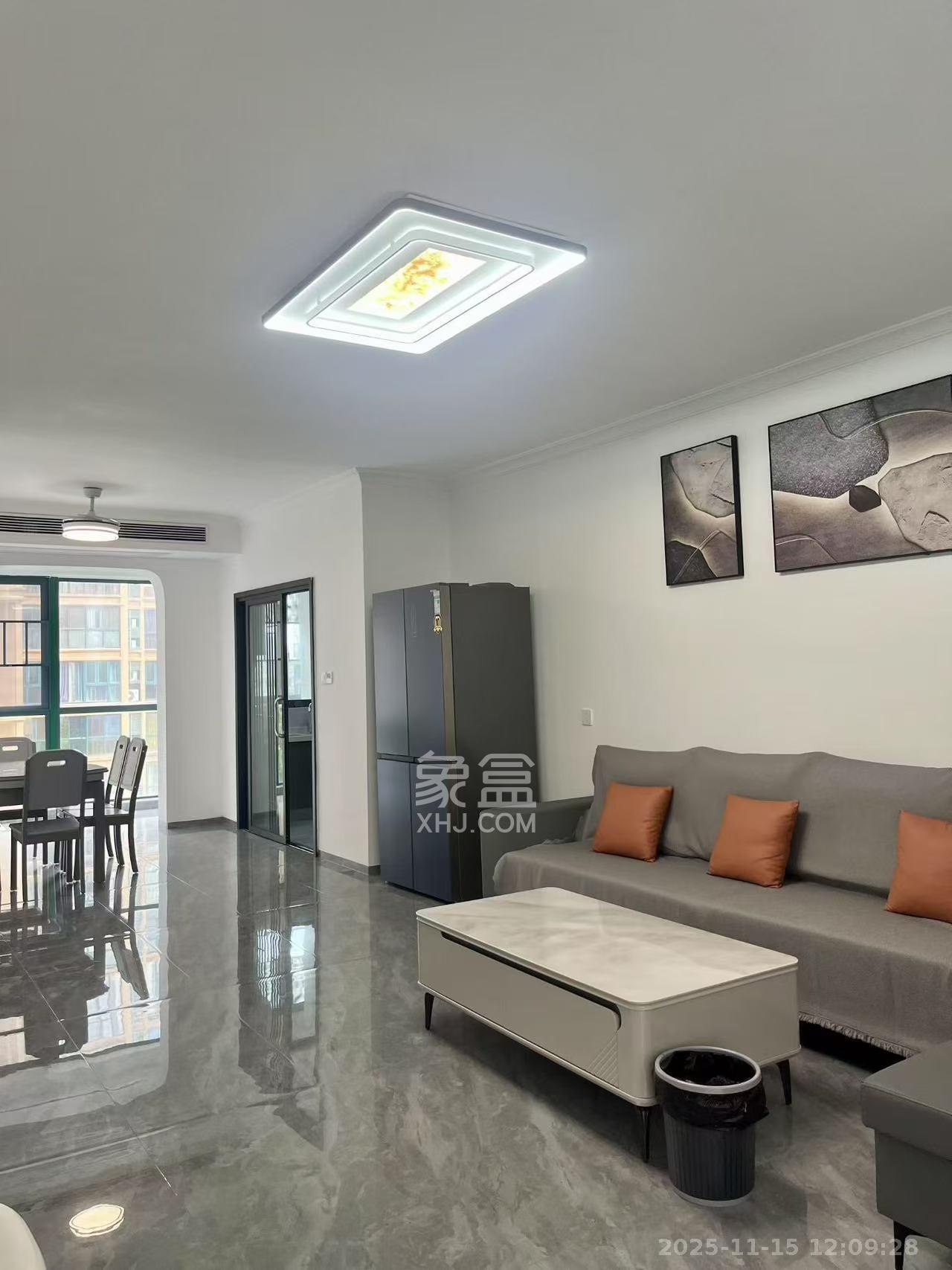 星城荣域  3室2厅2卫    4600.0元/月