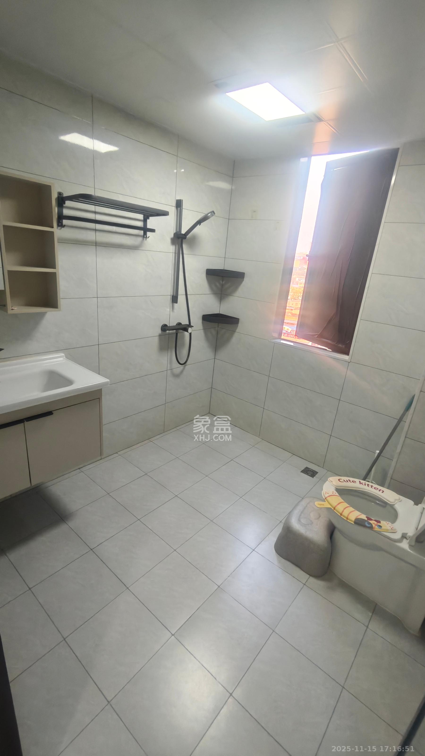 国润月湖郡 3室3厅2卫 3200.0元/月 国润月湖郡 3室3厅2卫 3200.0元/月室内图