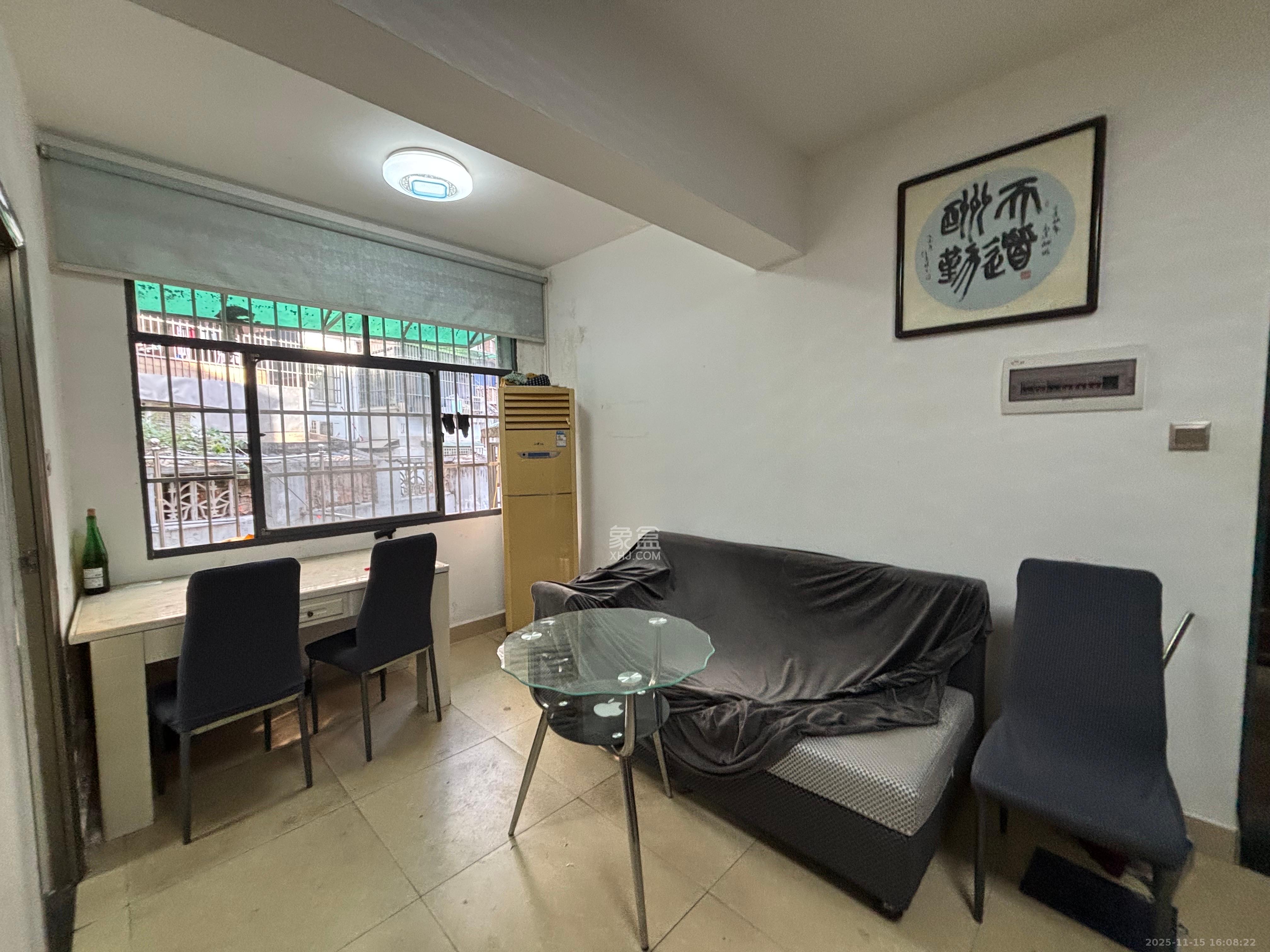 石子冲巷  3室2厅1卫    2000.0元/月