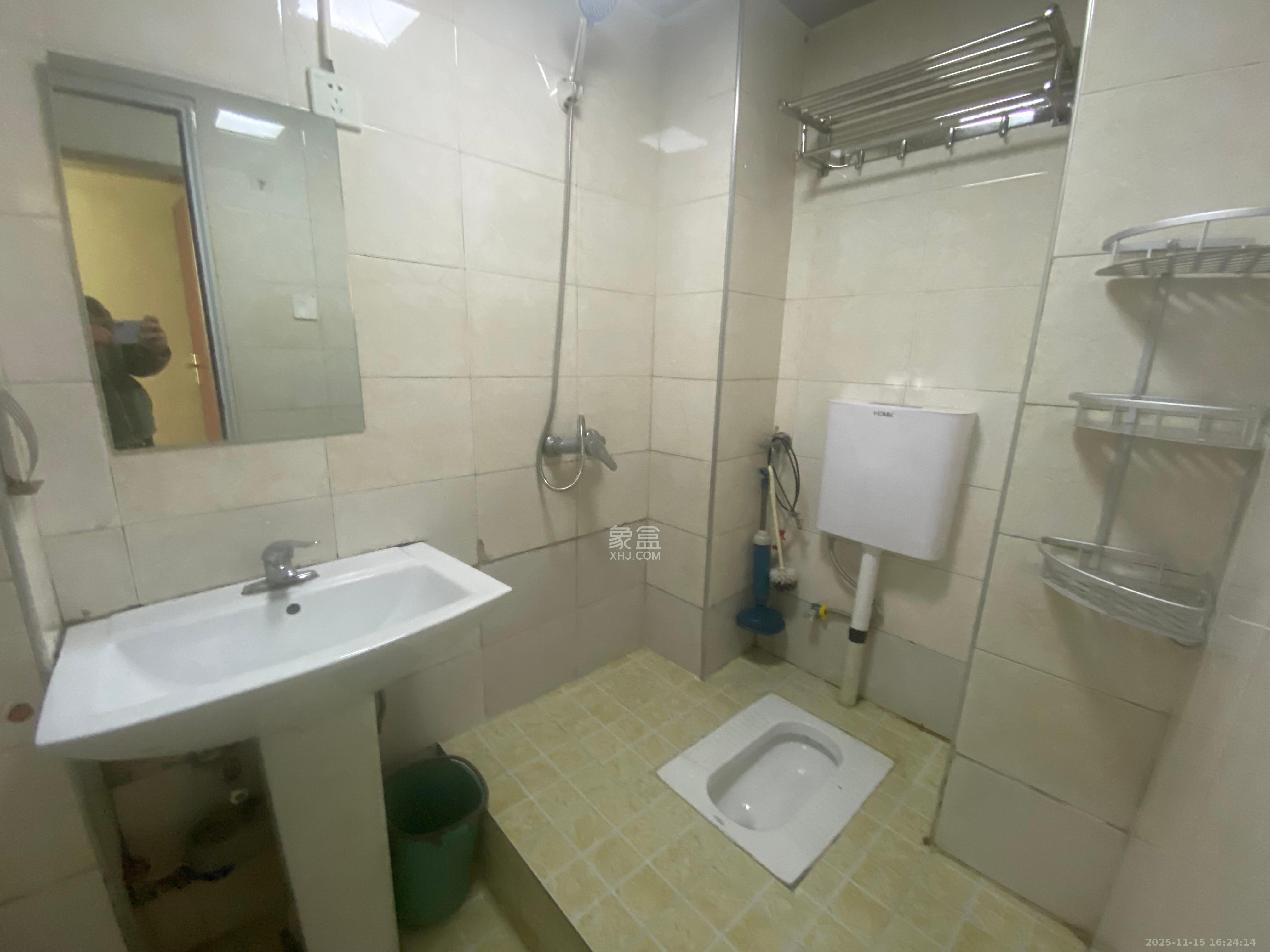 蓝湾国际广场  2室1厅1卫    2300.0元/月室内图