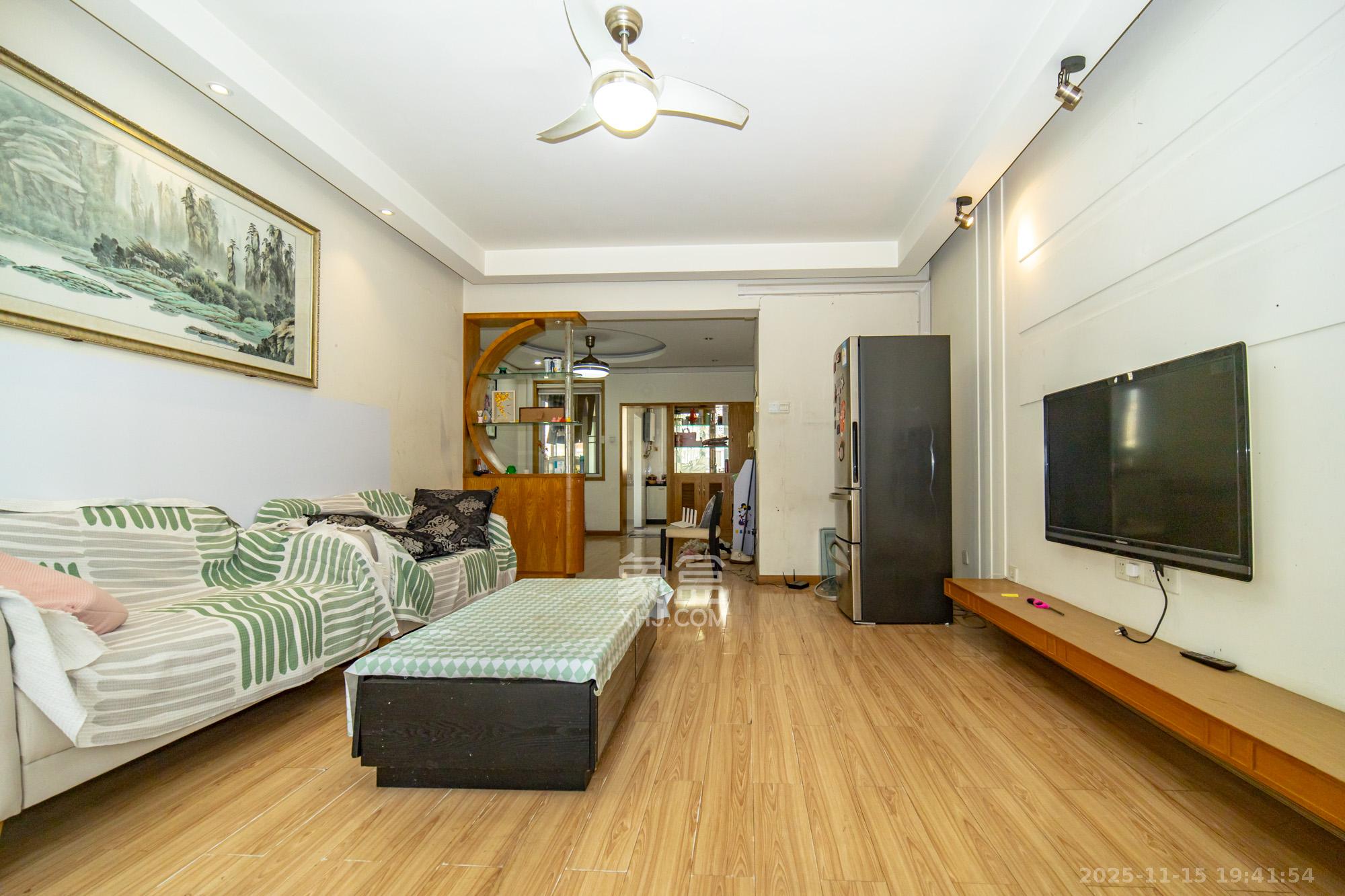 筑梦园 3室2厅2卫 70.0万 筑梦园 3室2厅2卫 70.0万客厅