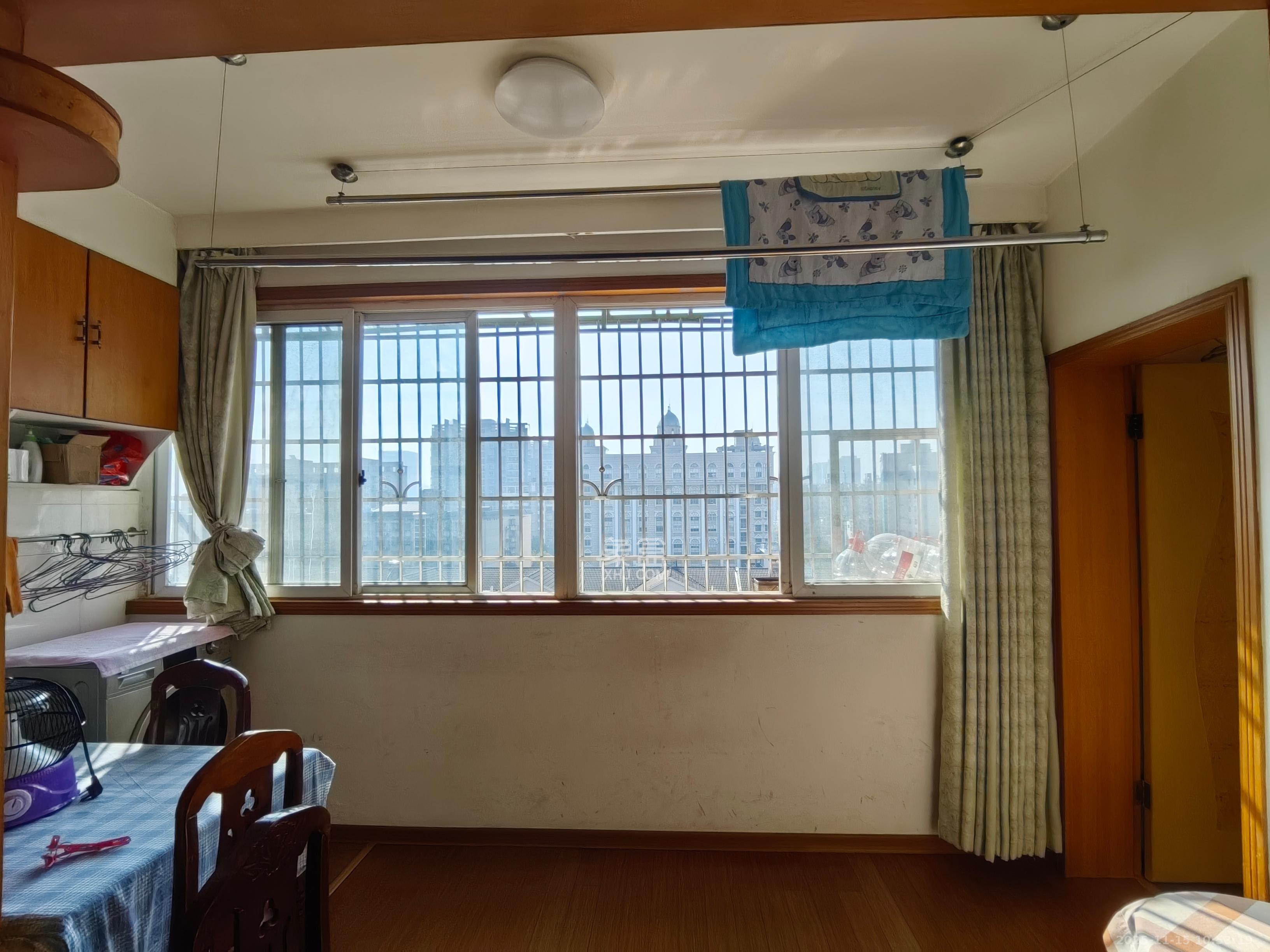 中扬华苑  2室2厅1卫    2300.0元/月室内图